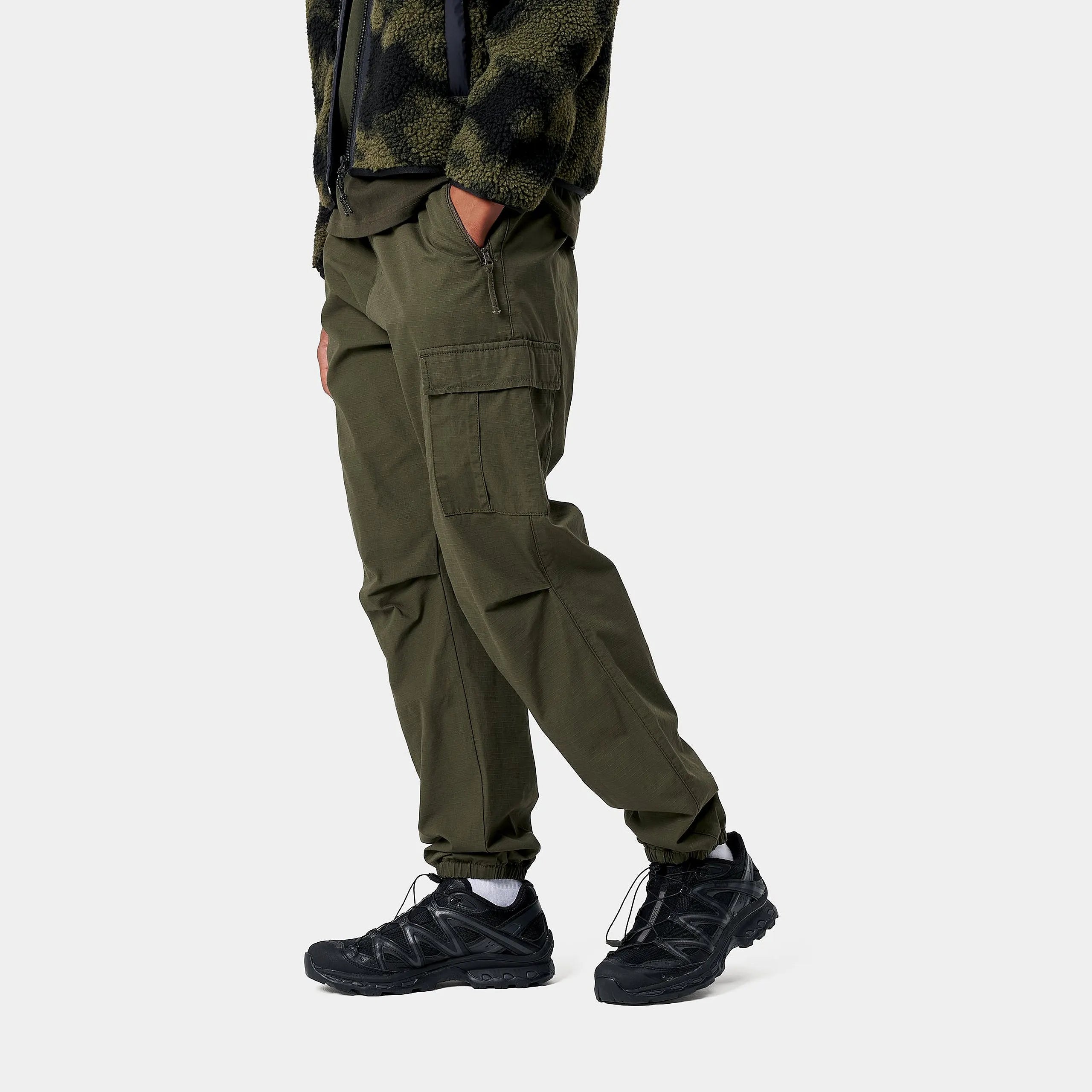 "Carhartt Hose Cargo Jogger Cypress I025932_63_02: Robuste und leichte Cargohose Herren mit Jogger Schnitt und langlebigem Ripstop Material ."