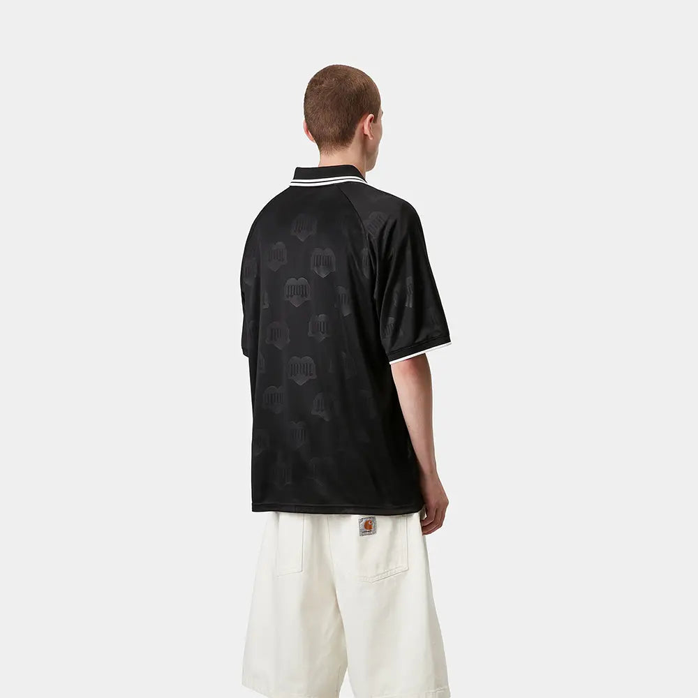 "Carhartt Hartt’s Football T-Shirt in Schwarz, Kurzarm Trikot, Jacquard-Muster mit Herz- und Zugmotiven."