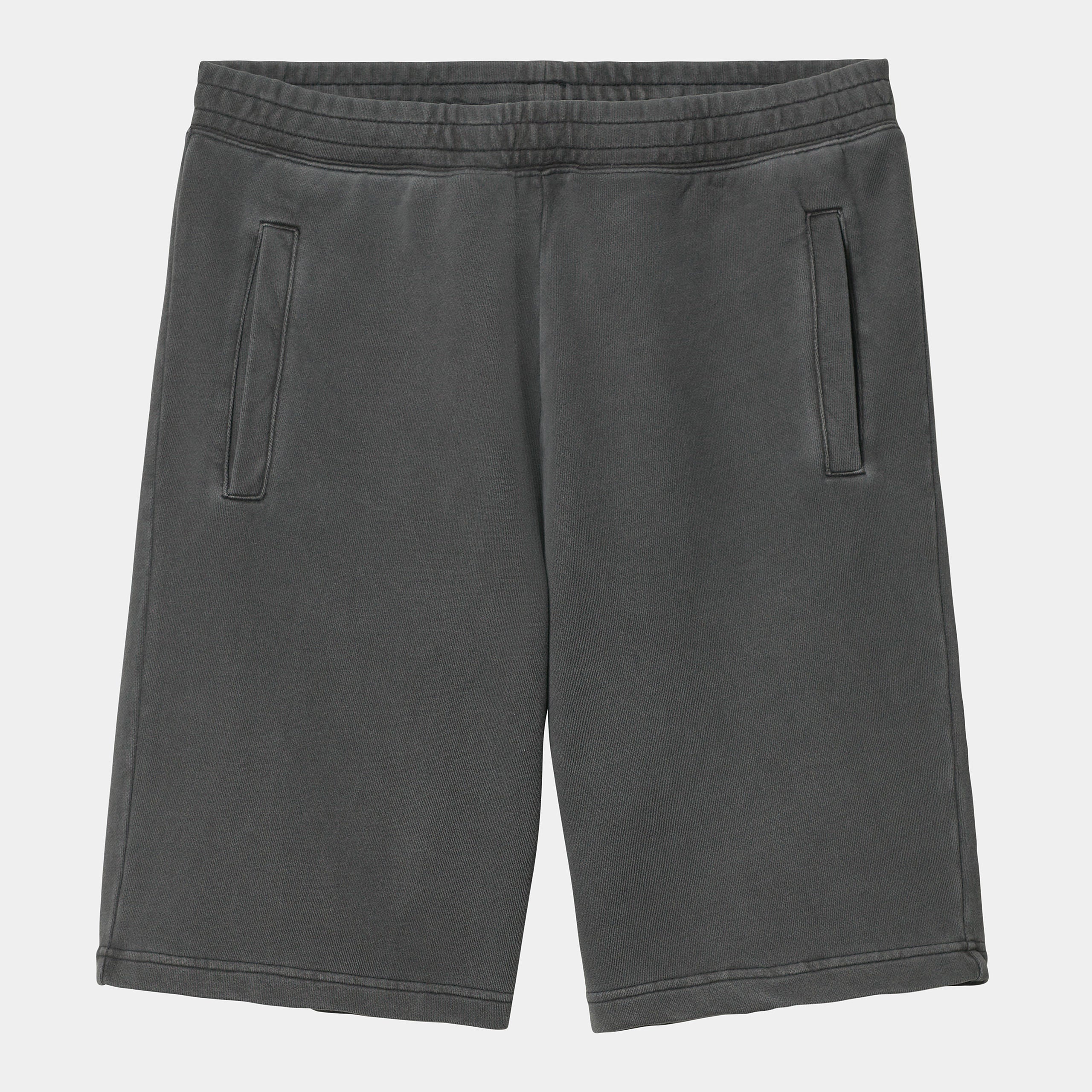 “Dunkelgraue ("Charcoal") Carhartt WIP Nelson Sweat Shorts. Kurze Herren-Sweathose aus weichem, stückgefärbtem Baumwolljersey. Lockere Passform, elastischer Bund mit Kordelzug, zwei Seitentaschen und eine Gesäßtasche mit gewebtem Logo-Etikett. Bequeme Freizeithose.“