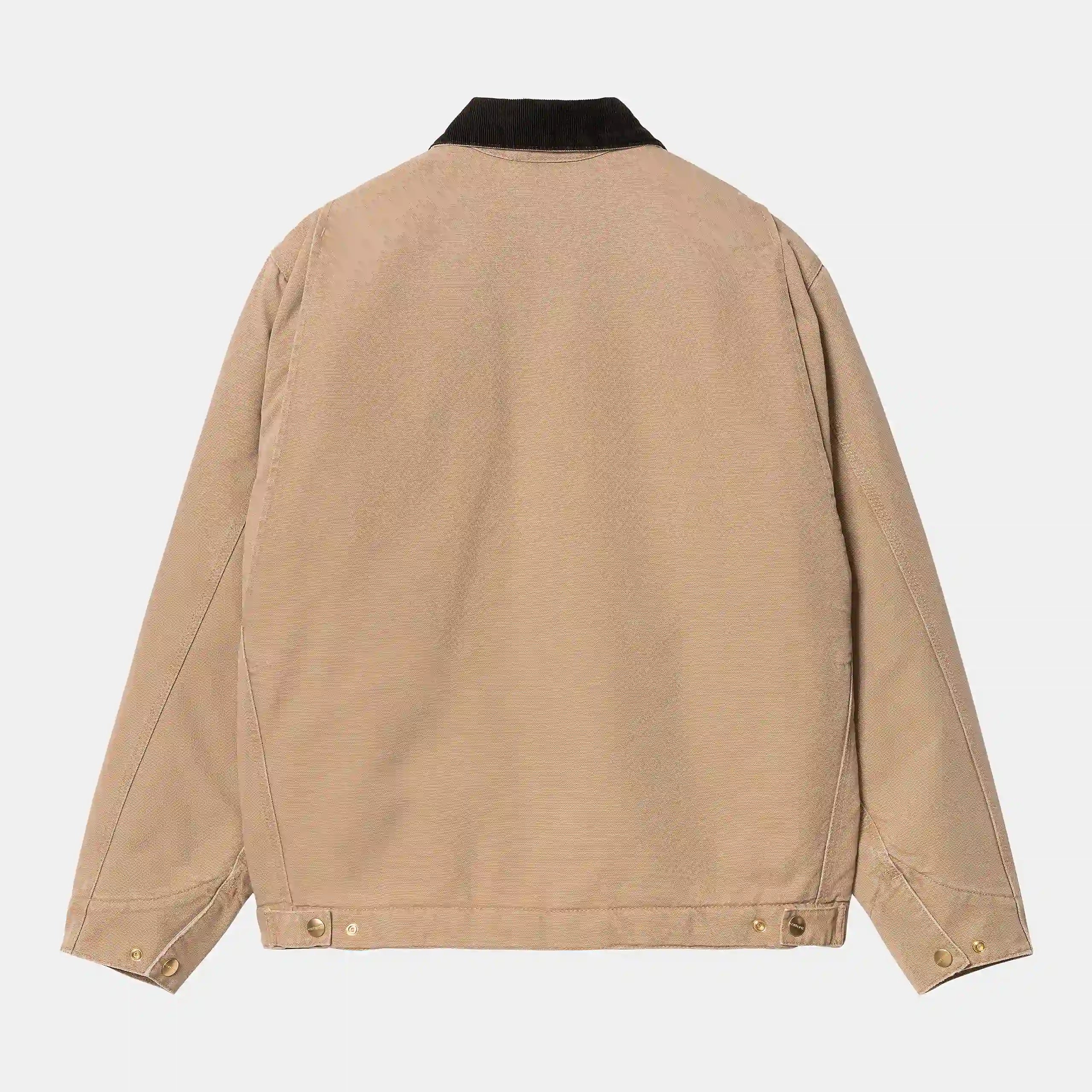 "Erdnussbraune ("Peanut") Carhartt WIP OG Detroit Jacket (Winter) mit schwarzem Cordkragen. Robuste Winterjacke aus gealtertem Baumwoll-Canvas mit Deckenfutter, Reißverschluss und gewebtem Square Label.“