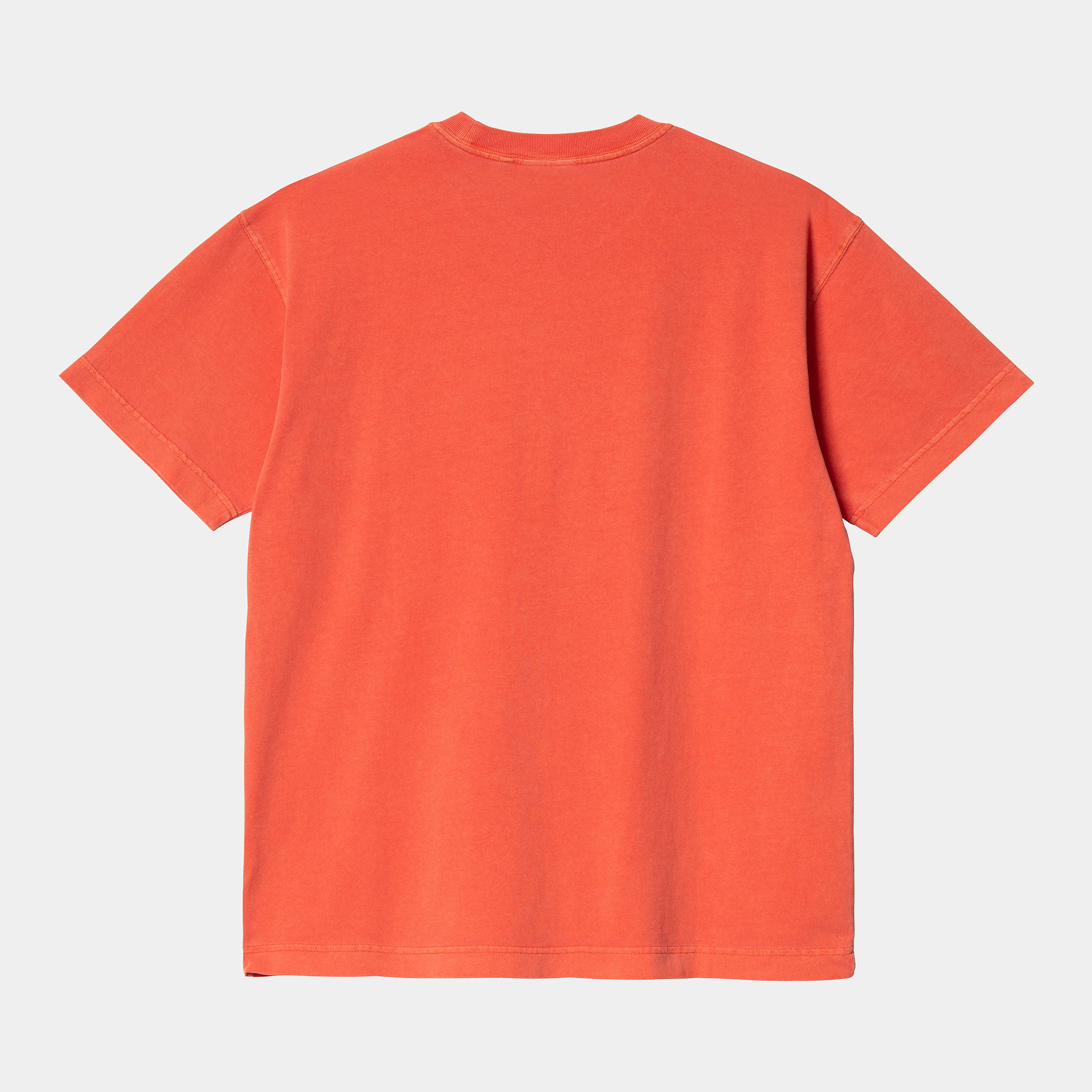 “Leuchtend orange farbenes („Elba“) Carhartt T-Shirt. Kurzärmliges Herren-T-Shirt aus weichem, stückgefärbtem Baumwolljersey. Bequeme, lockere Passform mit geripptem Rundhalsausschnitt und kleinem, gewebtem Carhartt Square Label auf der Brust.“