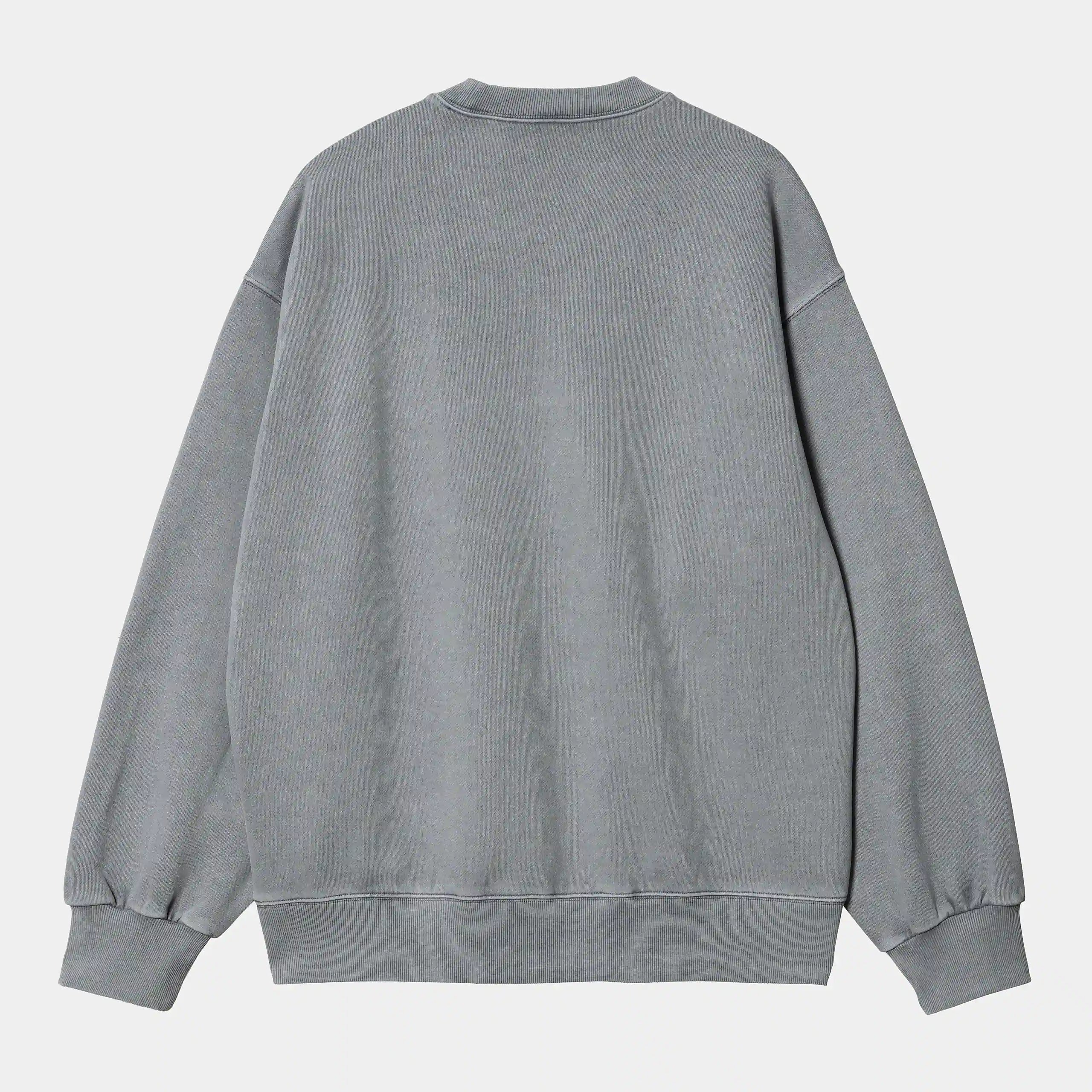 “Grau farbenes („Mirror“) Carhartt WIP Vista Sweatshirt. Herren-Sweatshirt aus schwerem, stückgefärbtem Baumwolljersey. Kastenförmige, lockere Passform mit geripptem Rundhalsausschnitt, Bündchen und Saum. Kleines, farblich passendes Carhartt "C"-Logo auf der Brust. Robuster, bequemer Style.“