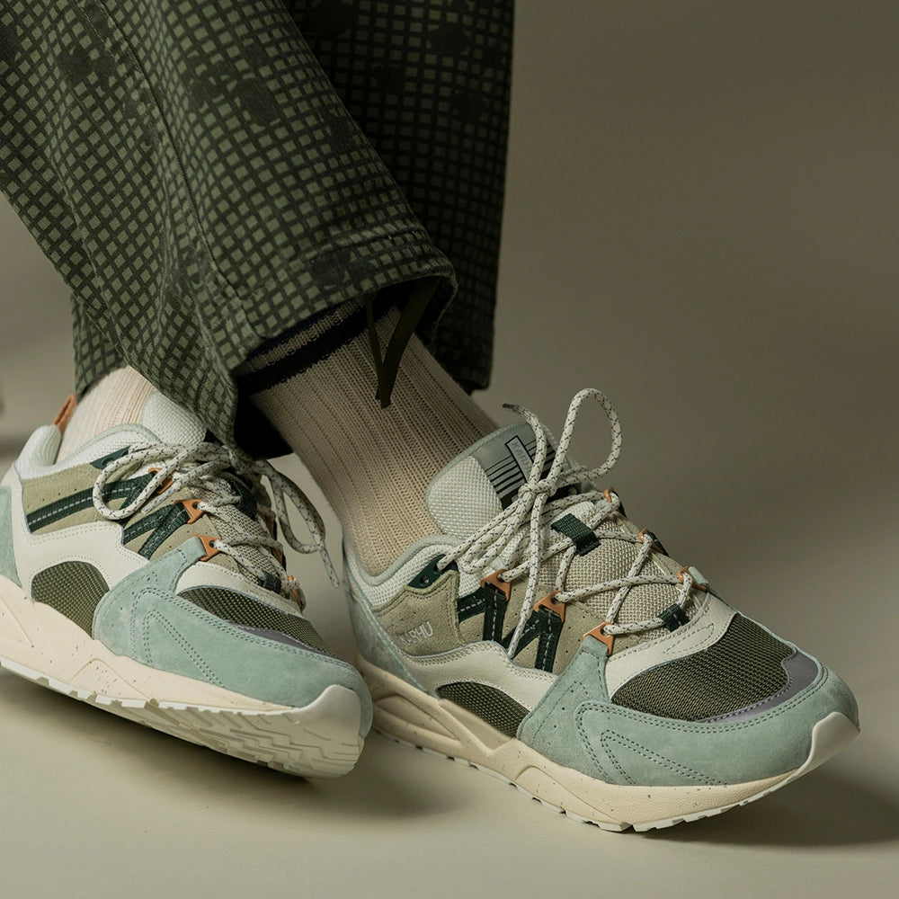Karhu Fusion 2.0 Sneaker in Sea Foam und Pineneedle, Style-Code F804205 bei STICKABUSH Berlin.