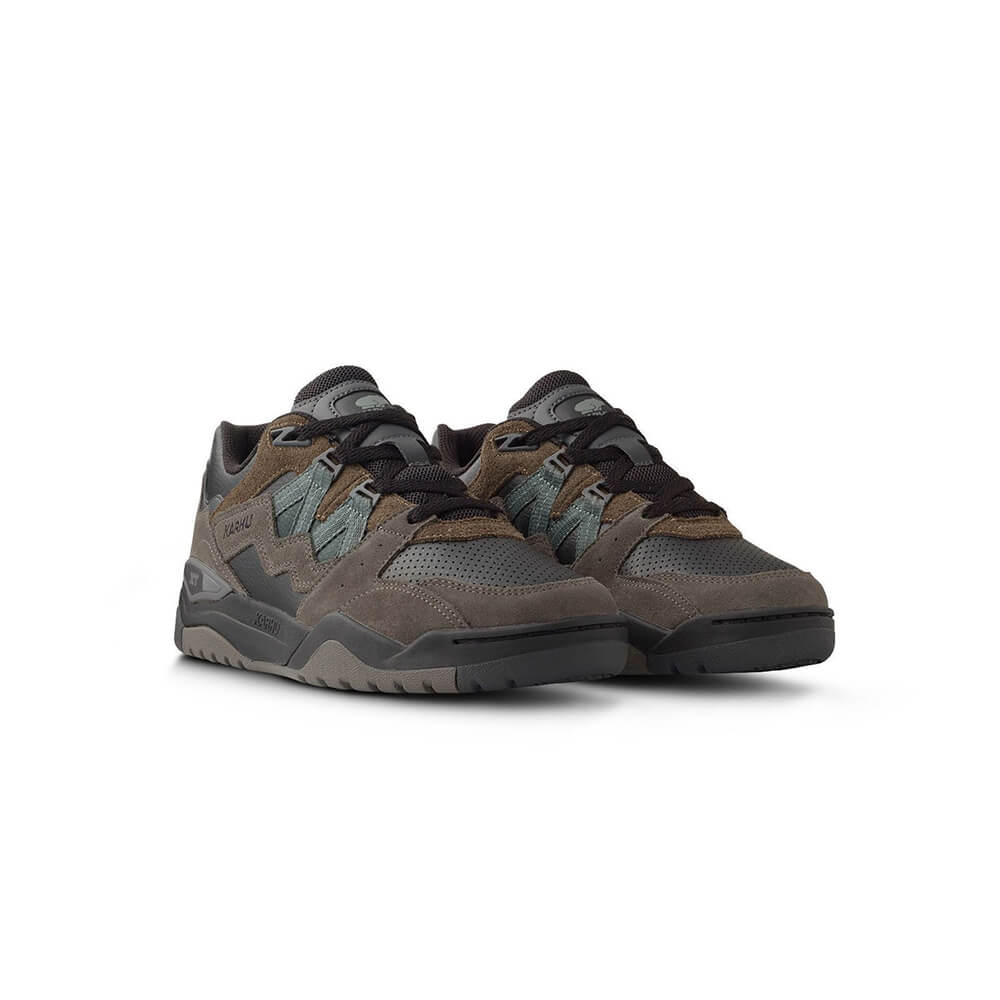 "Karhu Fusion XT in Schwarz/Laurel Wreath, Wildleder/Synthetik, sportlicher Sneaker in Schwarz mit braunen und grauen Akzenten."