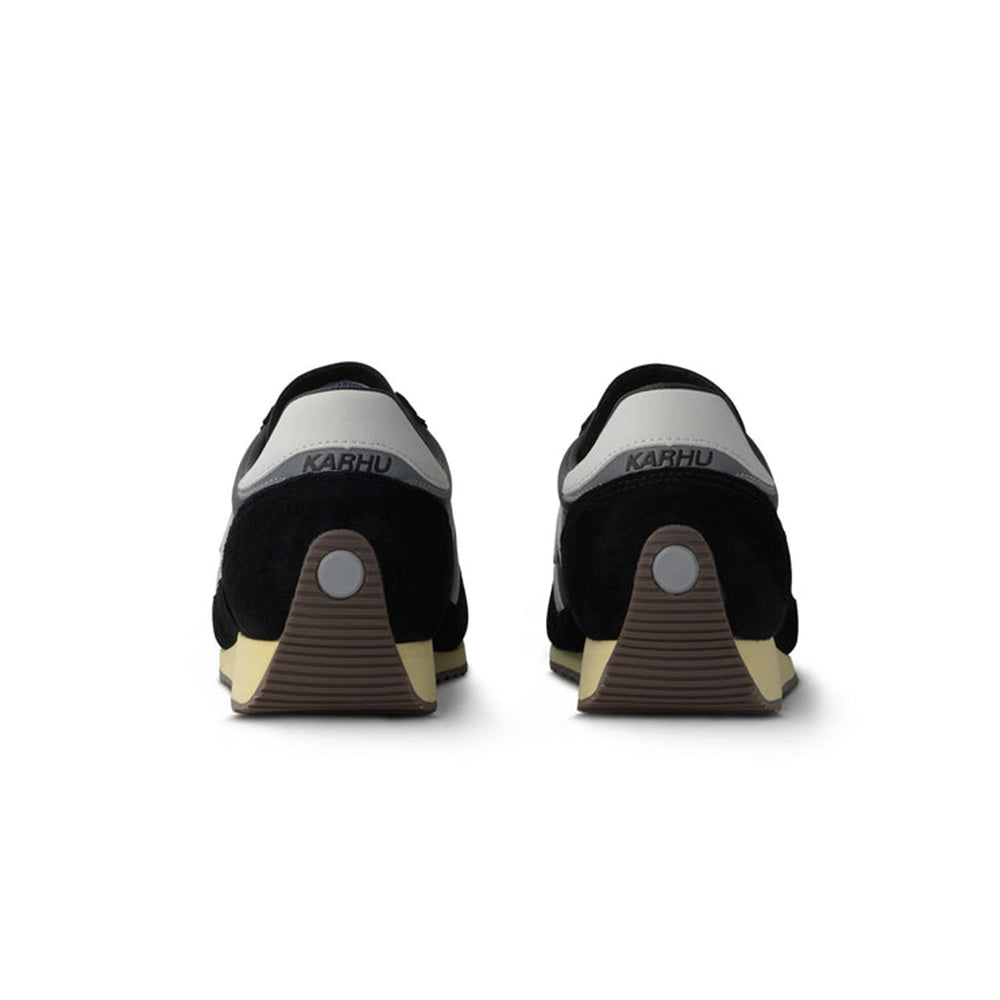 Karhu Mestari 76 Sneaker in Jet Black und Blanc De Blanc Backansicht Style-ID F805107 bei STICKABUSH Berlin