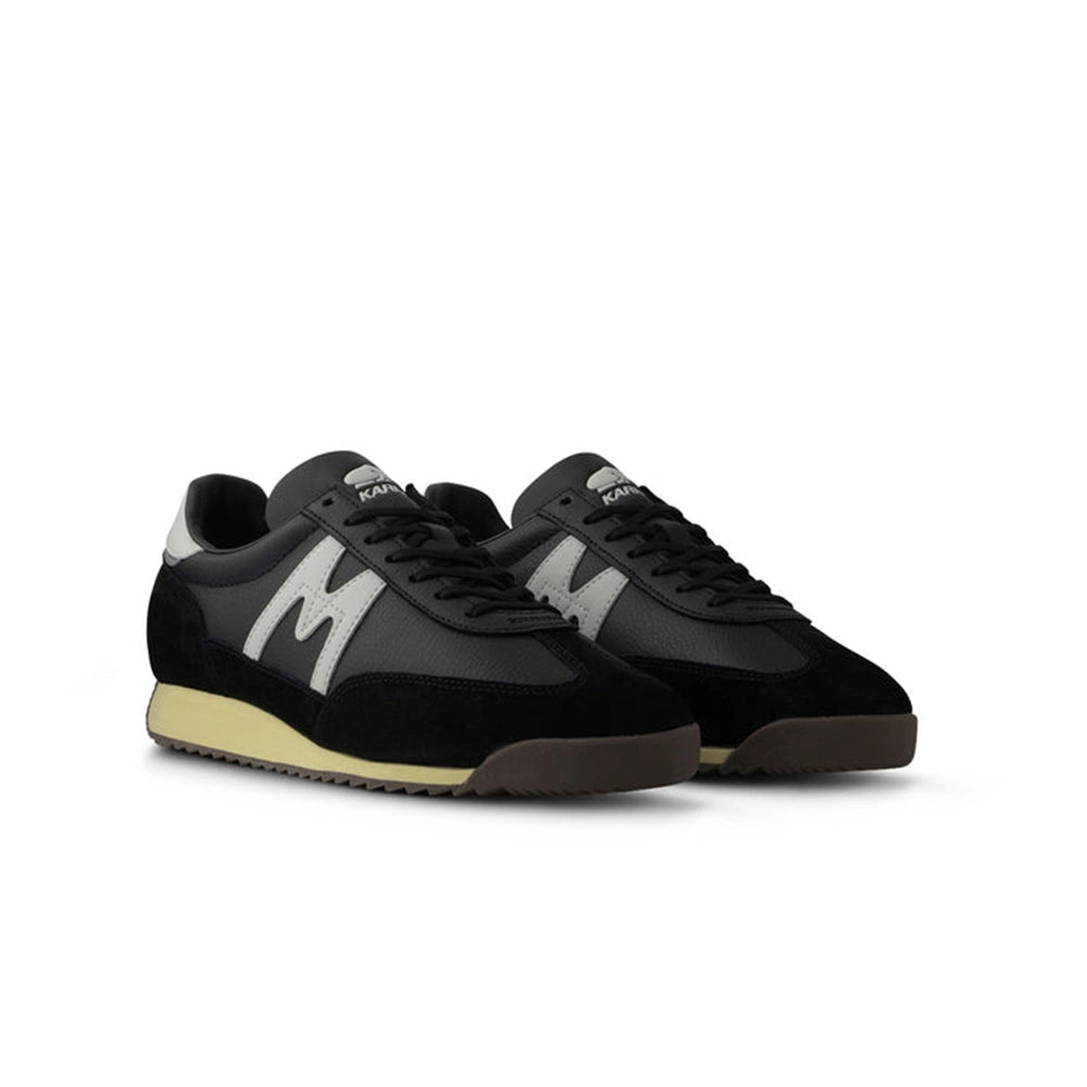 Karhu Mestari 76 Sneaker in Jet Black und Blanc De Blanc Frontansicht Style-ID F805107 bei STICKABUSH Berlin