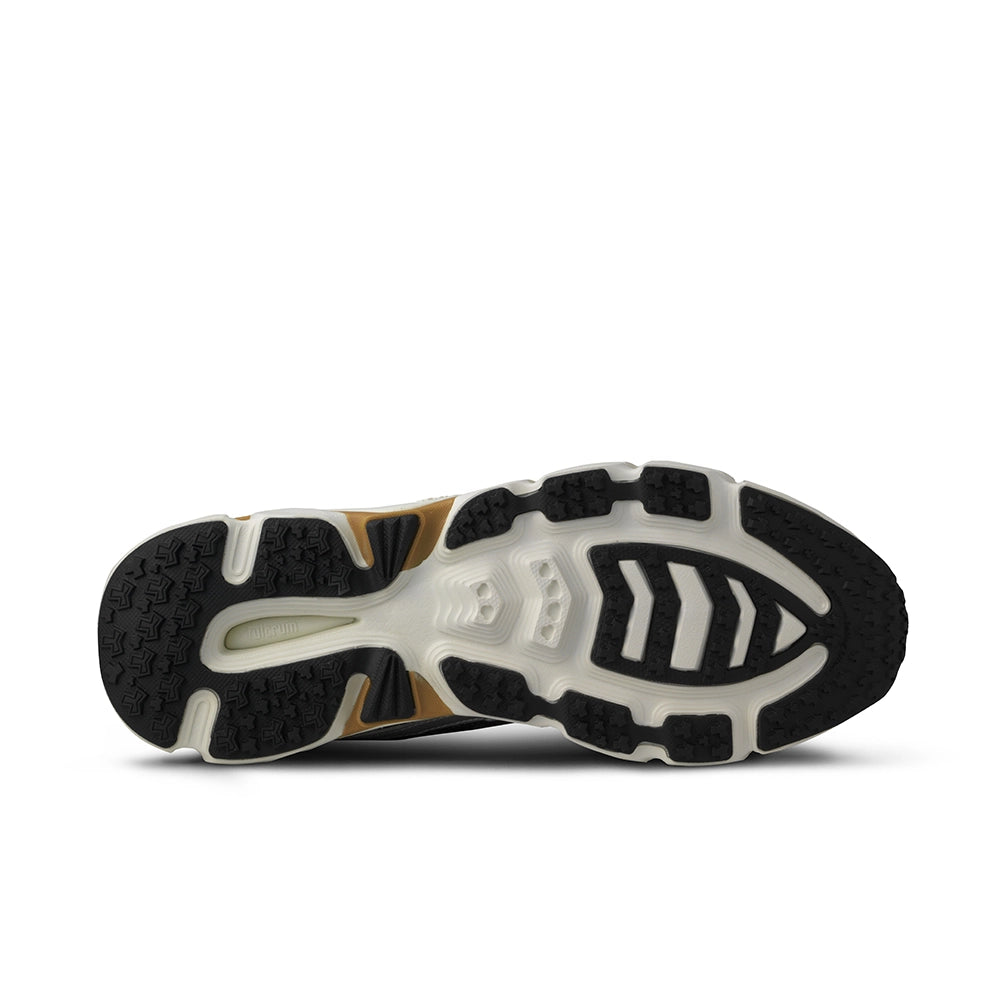 "Karhu Super Fulcrum Silver Dark Gull F860031 jetzt bei Stickabush Berlin.“