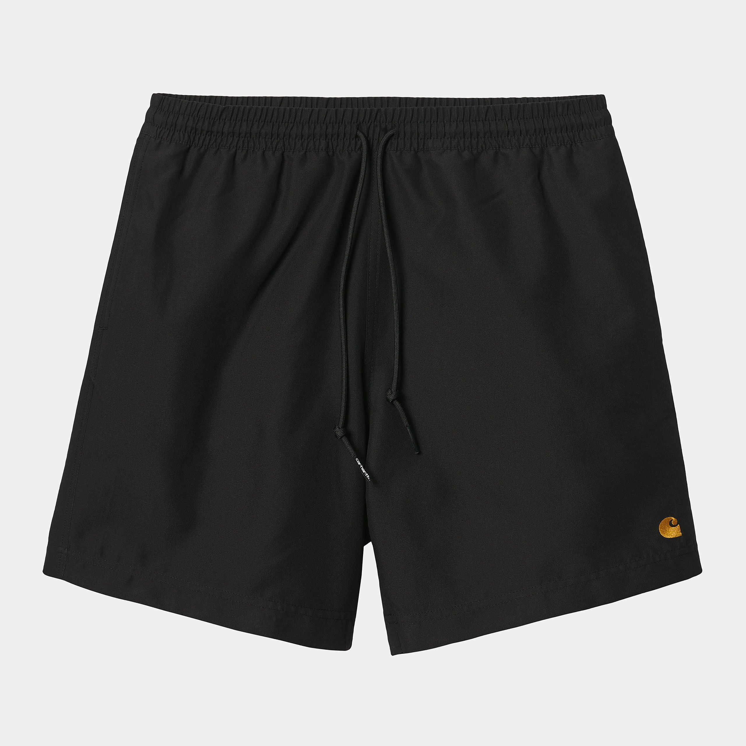 "Carhartt Chase Swim Trunk in Schwarz/Gold, Polyester, Badehose mit Kordelzug, goldene Logo-Stickerei."