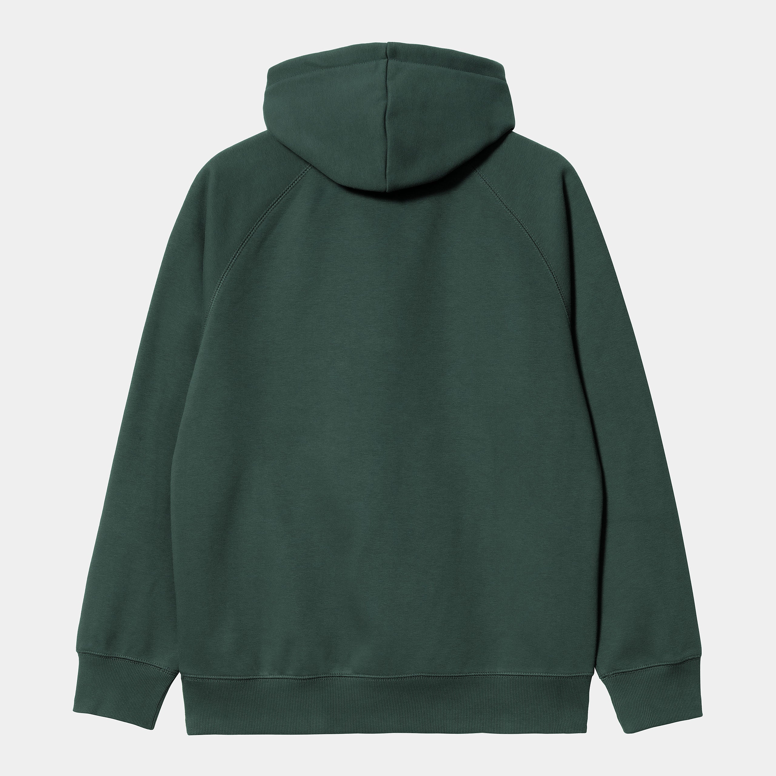 Carhartt WIP Hooded Chase Sweat in Juniper, aus weichem Baumwoll-Mix, mit Kapuze und goldener Logo-Stickerei am Ärmel.