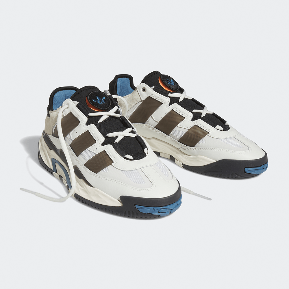 "Adidas Niteball in Crystal White / Core Black, Leder/Synthetik, auffälliger Sneaker in Weiss- und Schwarztönen mit markanten Details."