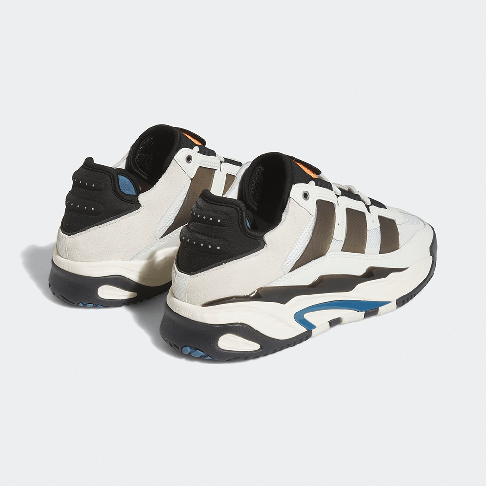 "Adidas Niteball in Crystal White / Core Black, Leder/Synthetik, auffälliger Sneaker in Weiss- und Schwarztönen mit markanten Details."