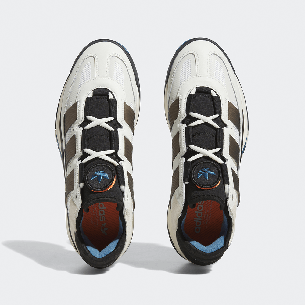 "Adidas Niteball in Crystal White / Core Black, Leder/Synthetik, auffälliger Sneaker in Weiss- und Schwarztönen mit markanten Details."