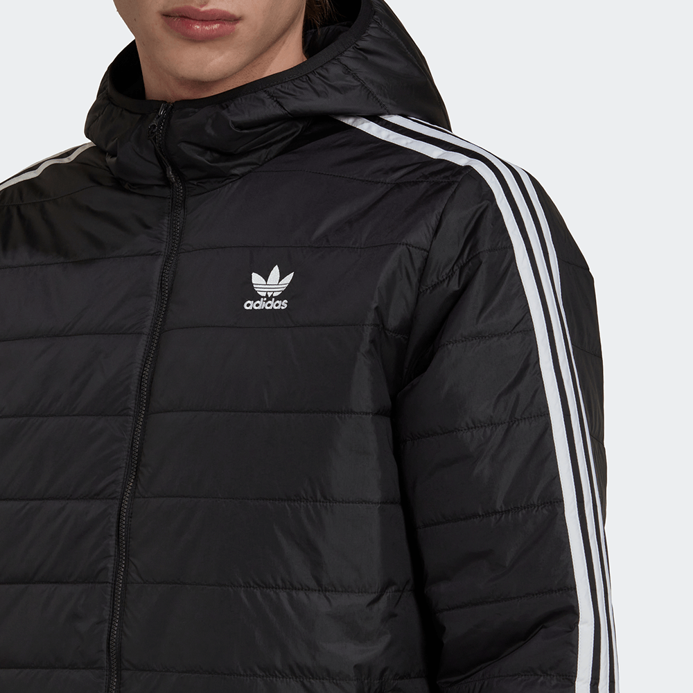"Adidas Padded Coat, Schwarz, gestepptes Material (vermutlich Polyester), lange, gefütterte Winterjacke mit Kapuze und Reißverschluss."
