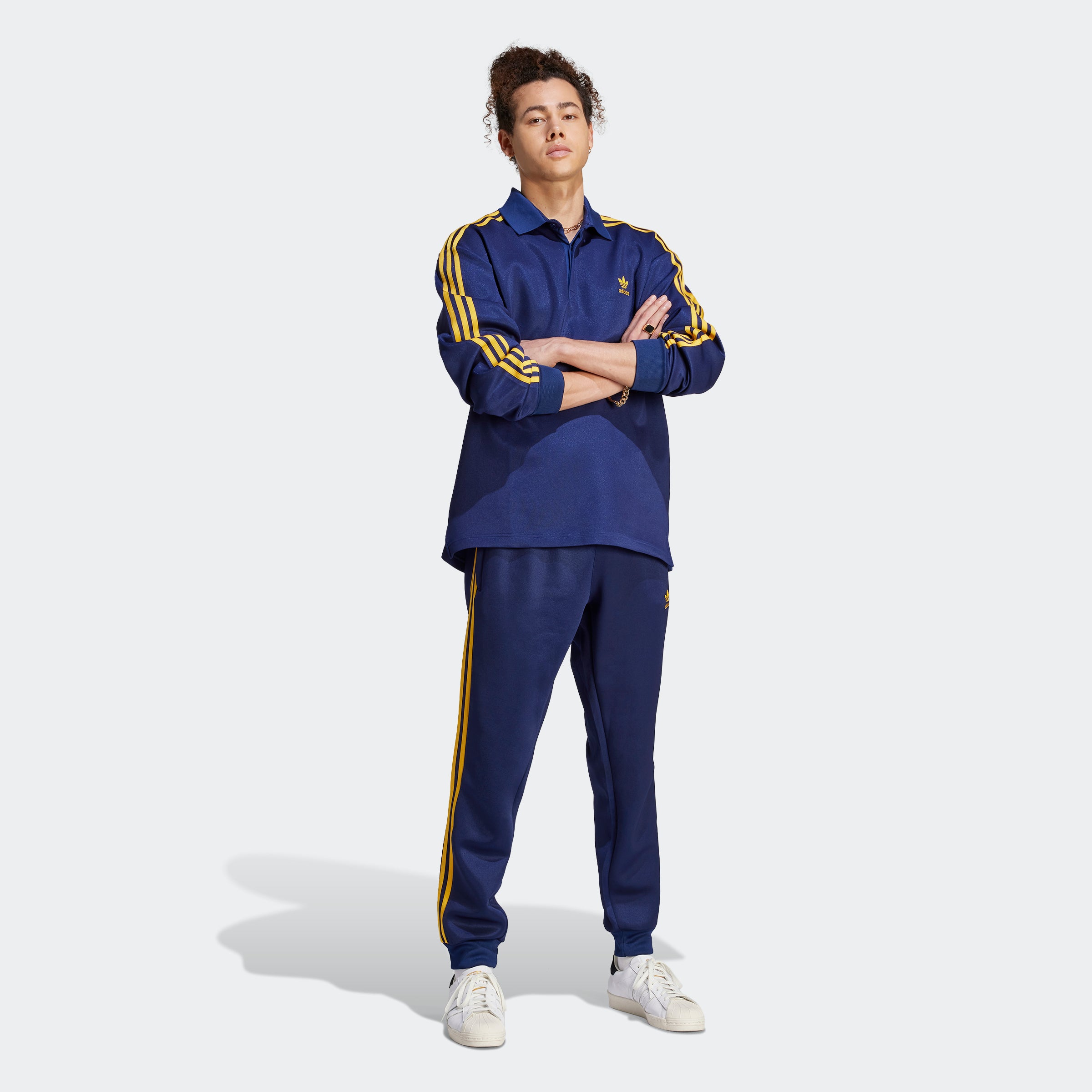 "Adidas Classics+ SST Track Pants, IJ6998, aus Polyester/Baumwolle, schmal geschnitten, klassische adidas Trainingshose mit Streifen."