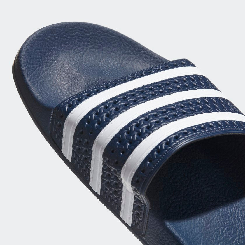 adidas adilette blue white  sneaker kaufen  schuhe kaufen  stab retro sneaker  air force one damen  retro sneaker damen  snkraddicted  streetwear marken  schuhe 80er jahre  sneakerjagers  adidas limited edition  80er schuhe  retro sneaker  seltene sneaker  adidas sonderedition  alpha industries  bomberjacke
