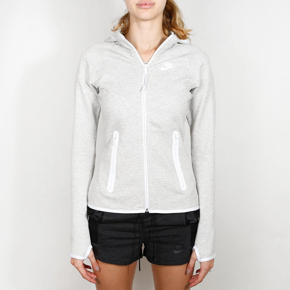 “Nike Sportswear Tech Fleece Hoodie in Grau. Leichter, warmer Kapuzenpullover aus Tech-Fleece-Material mit durchgehendem Reißverschluss.“