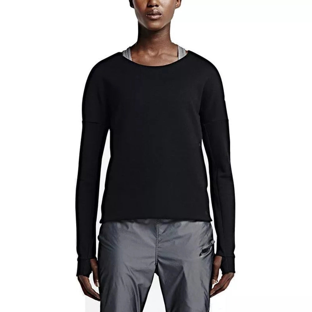 “Nike Sportswear Tech Fleece Crew Sweater Damen in Schwarz. Leichter, warmer Pullover aus Tech-Fleece-Material mit gerippten Bündchen.“
