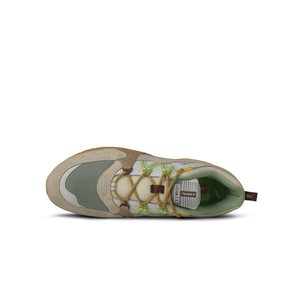“Karhu Fusion 2.0 "Mölkky" Pack in Turtledove/Shadow Lime. Sneaker aus Wildleder und Mesh, mit Retro-Design und gepolsterter Sohle für Komfort bei Stickabush Berlin.“