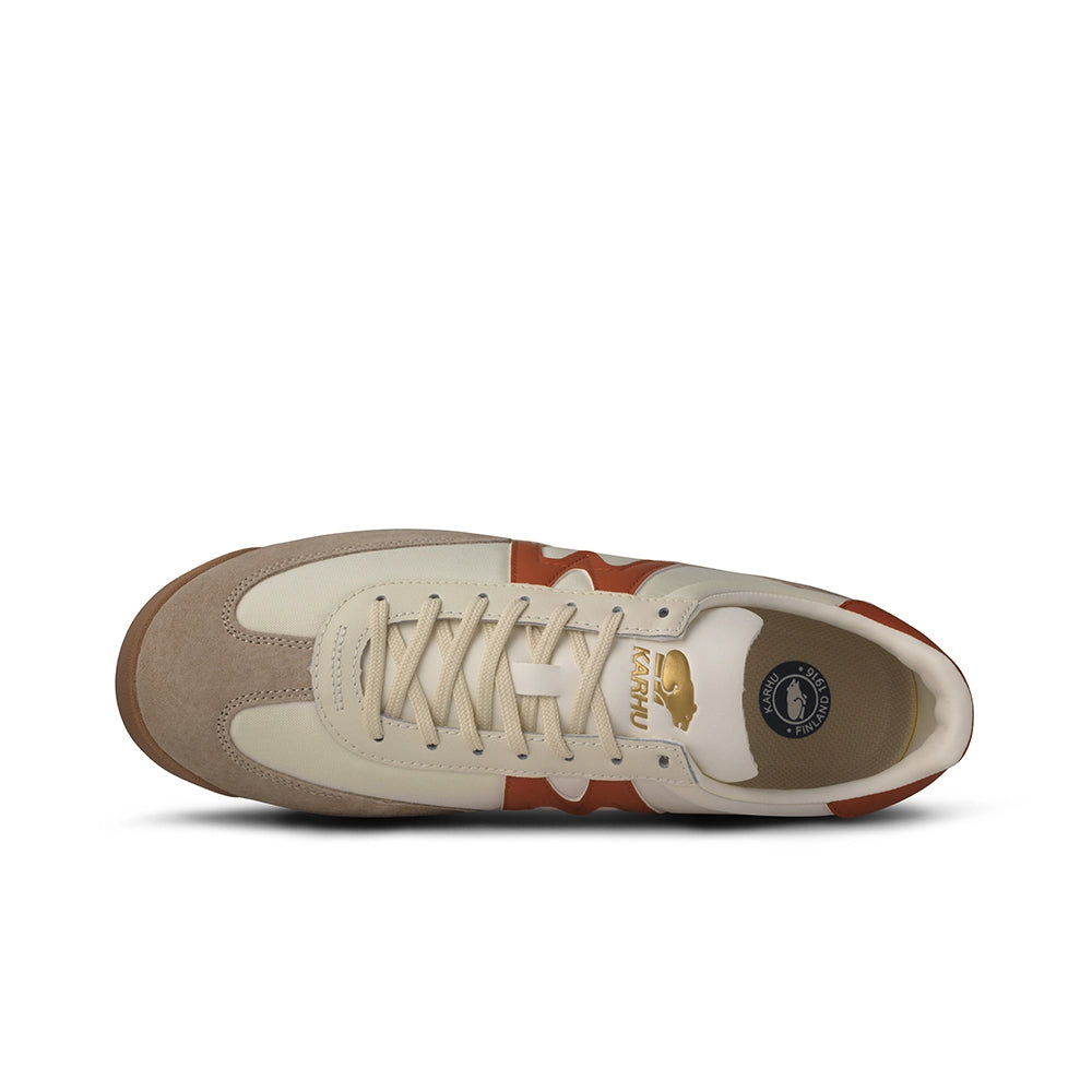 Karhu Mestari 76 Sneaker – Silver Lining / Rooibos (F805103)