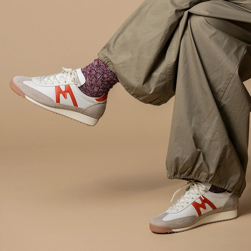 Karhu Mestari 76 Sneaker – Silver Lining / Rooibos (F805103)