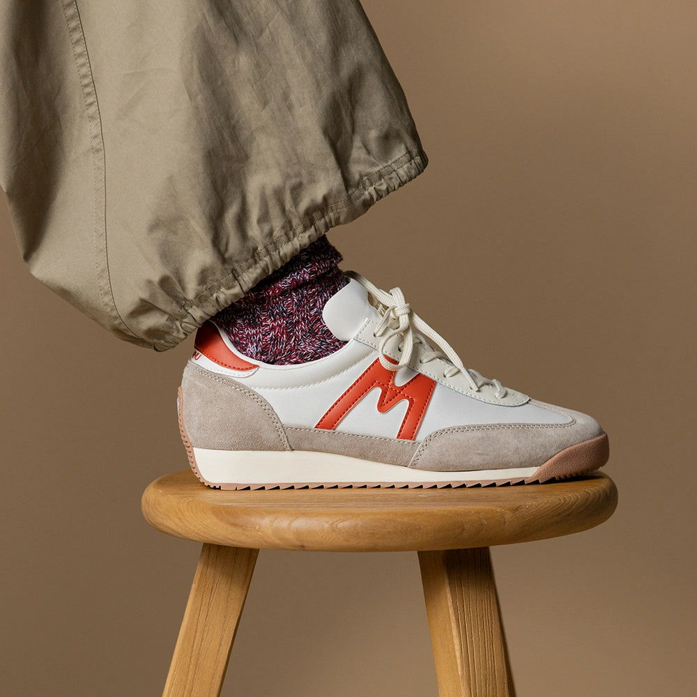 Karhu Mestari 76 Sneaker – Silver Lining / Rooibos (F805103)