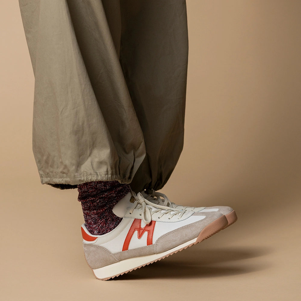 Karhu Mestari 76 Sneaker – Silver Lining / Rooibos (F805103)