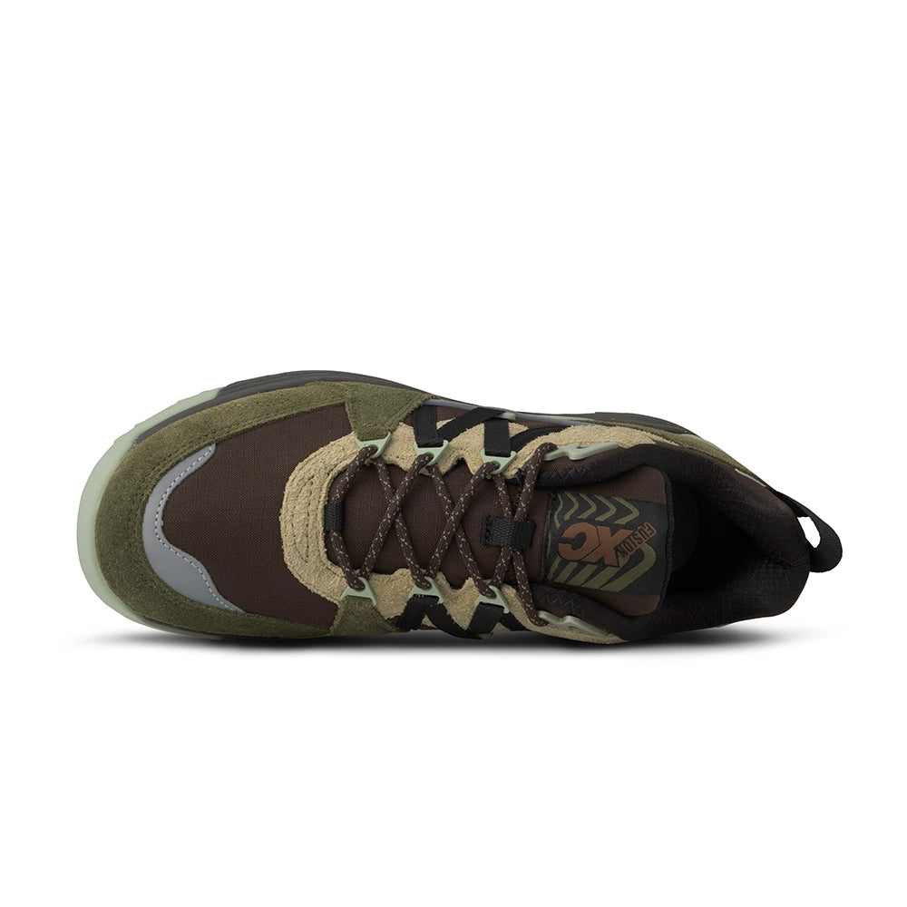 “Karhu Fusion XC Sneaker in Olive/Braun und Schwarz. Robuster Trail-Schuh aus Wildleder und Mesh, mit technischer Sohle.“
