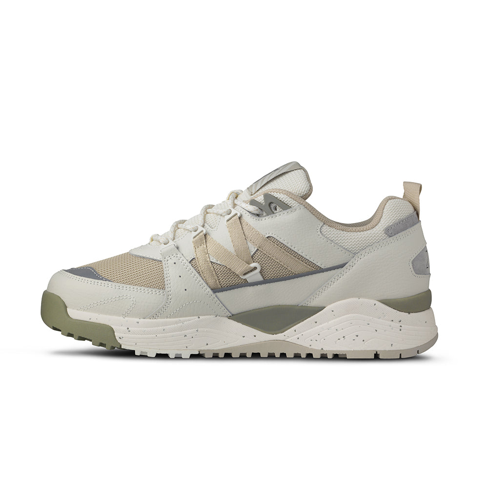 "Karhu Fusion XC Sneaker Herren Weiß Grau Blanc De Blanc Silver Lining Innenansicht bei Stickabush Berlin.“
