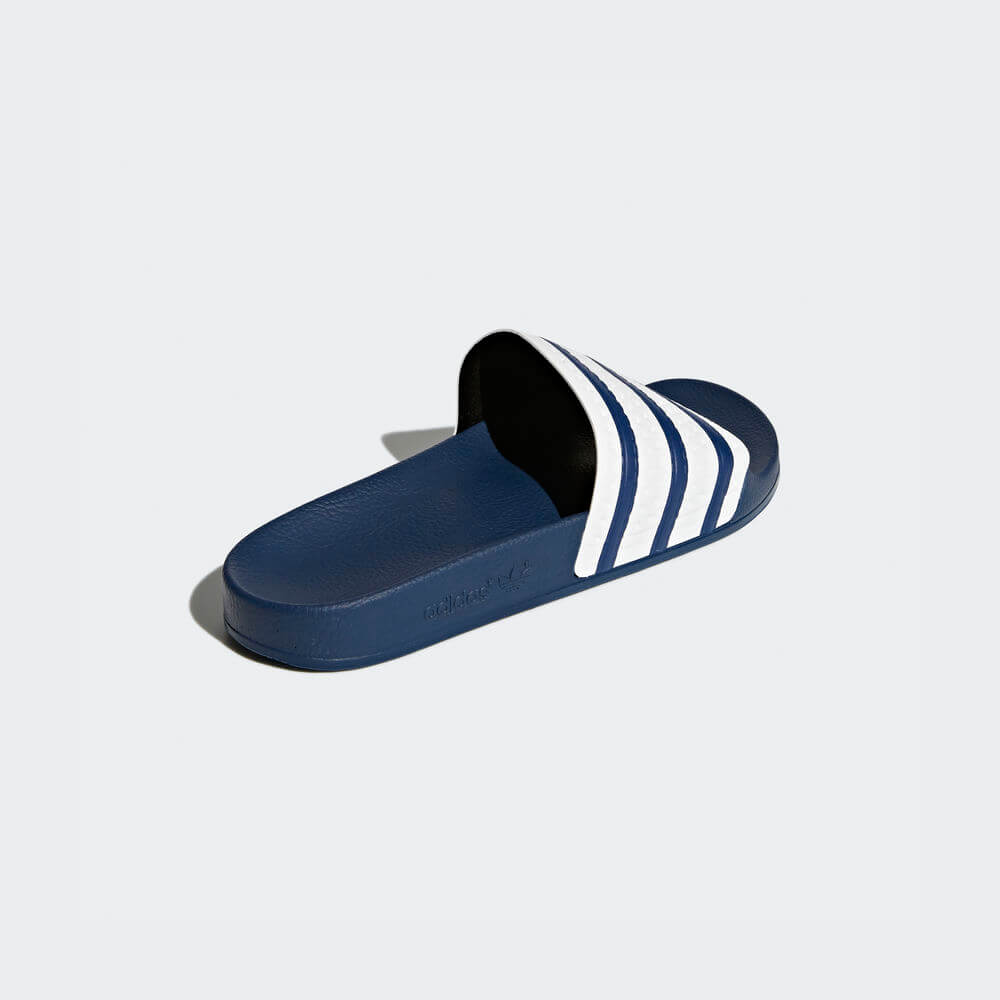 adidas adilette adiblue white  sneaker kaufen  schuhe kaufen  stab retro sneaker  air force one damen  retro sneaker damen  snkraddicted  streetwear marken  schuhe 80er jahre  sneakerjagers  adidas limited edition  80er schuhe  retro sneaker  seltene sneaker  adidas sonderedition  alpha industries  bomberjacke