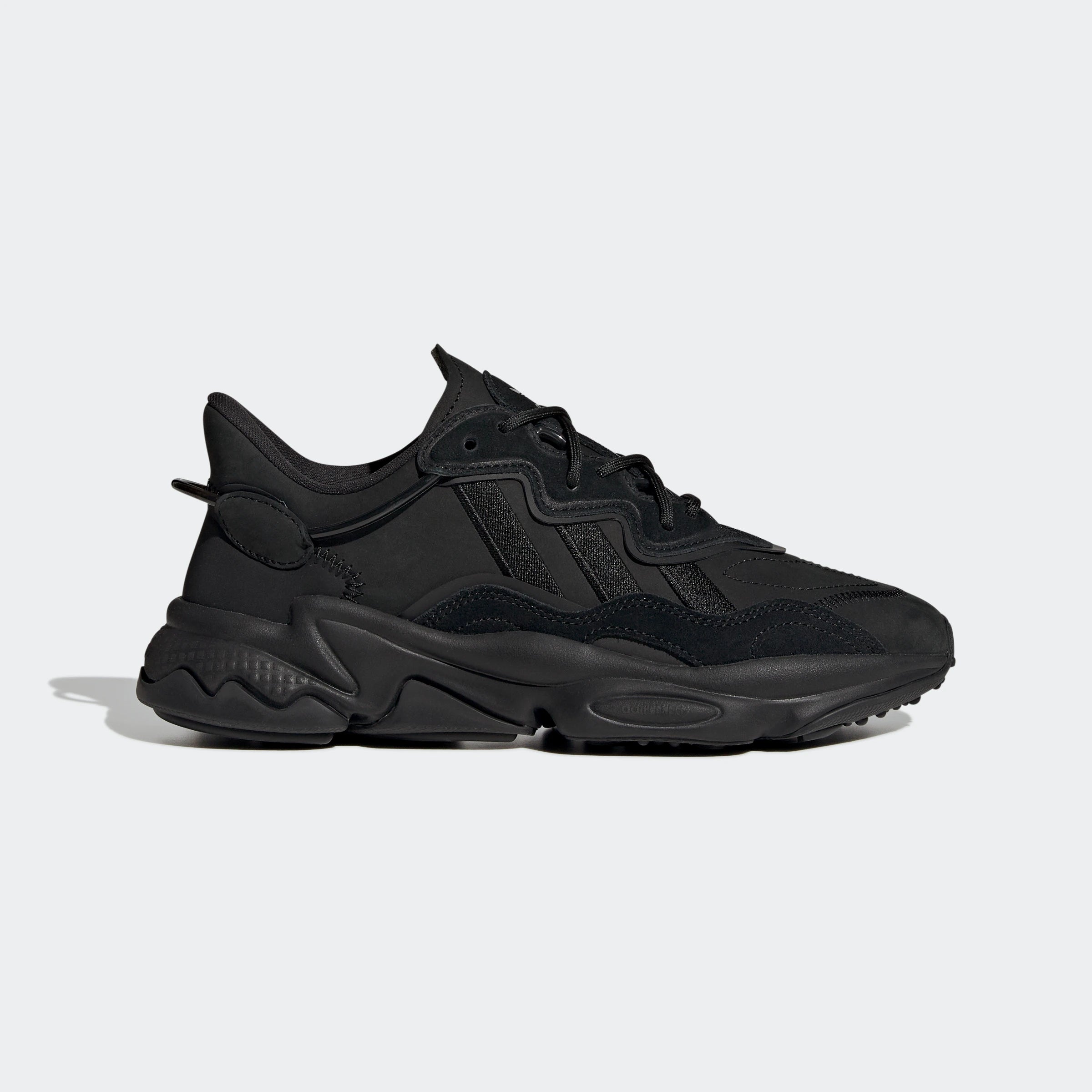 "Adidas Ozweego W Black GY9425: Stylischer Sneaker mit Retro-Design, bequemer Dämpfung und modernem Look."