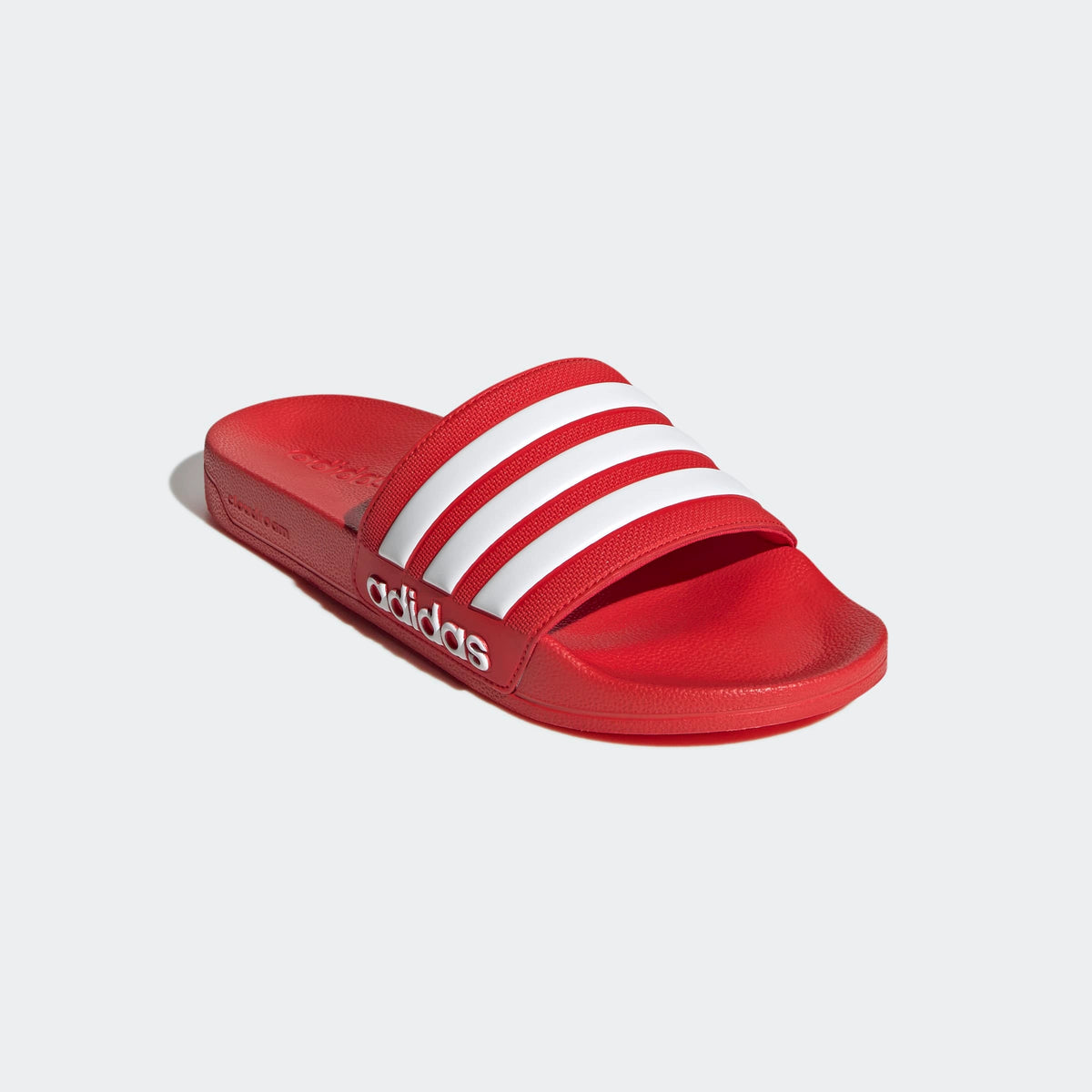 Rot-weiße adidas Adilette Shower Badeschlappen mit 3-Streifen Seitenansicht bei STICKABUSH Berlin.