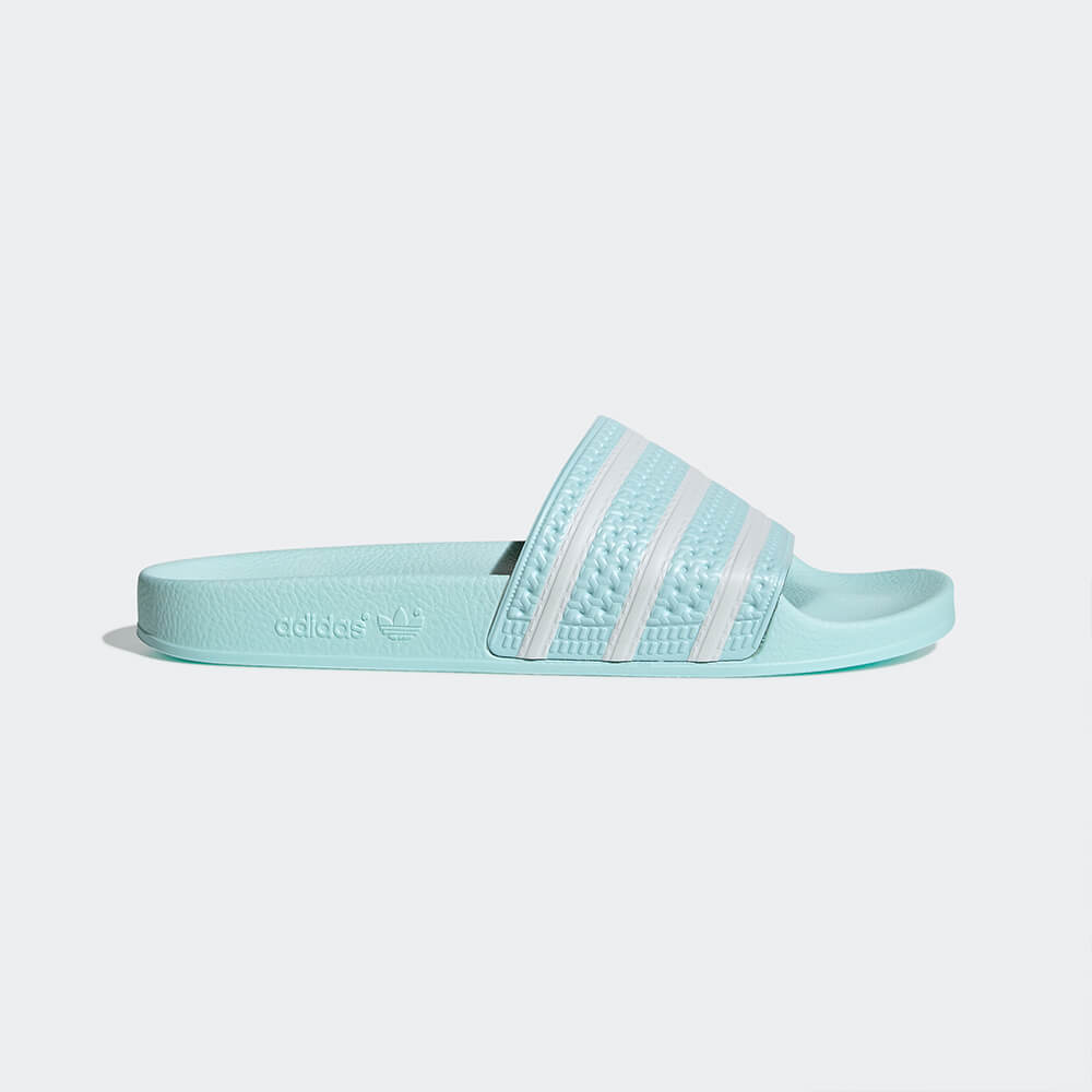 adidas adilette mint weiß  sneaker kaufen  schuhe kaufen  stab retro sneaker  air force one damen  retro sneaker damen  snkraddicted  streetwear marken  schuhe 80er jahre  sneakerjagers  adidas limited edition  80er schuhe  retro sneaker  seltene sneaker  adidas sonderedition  alpha industries  bomberjacke  stab fashion  stab sneaker  stab streetwear  stab mode