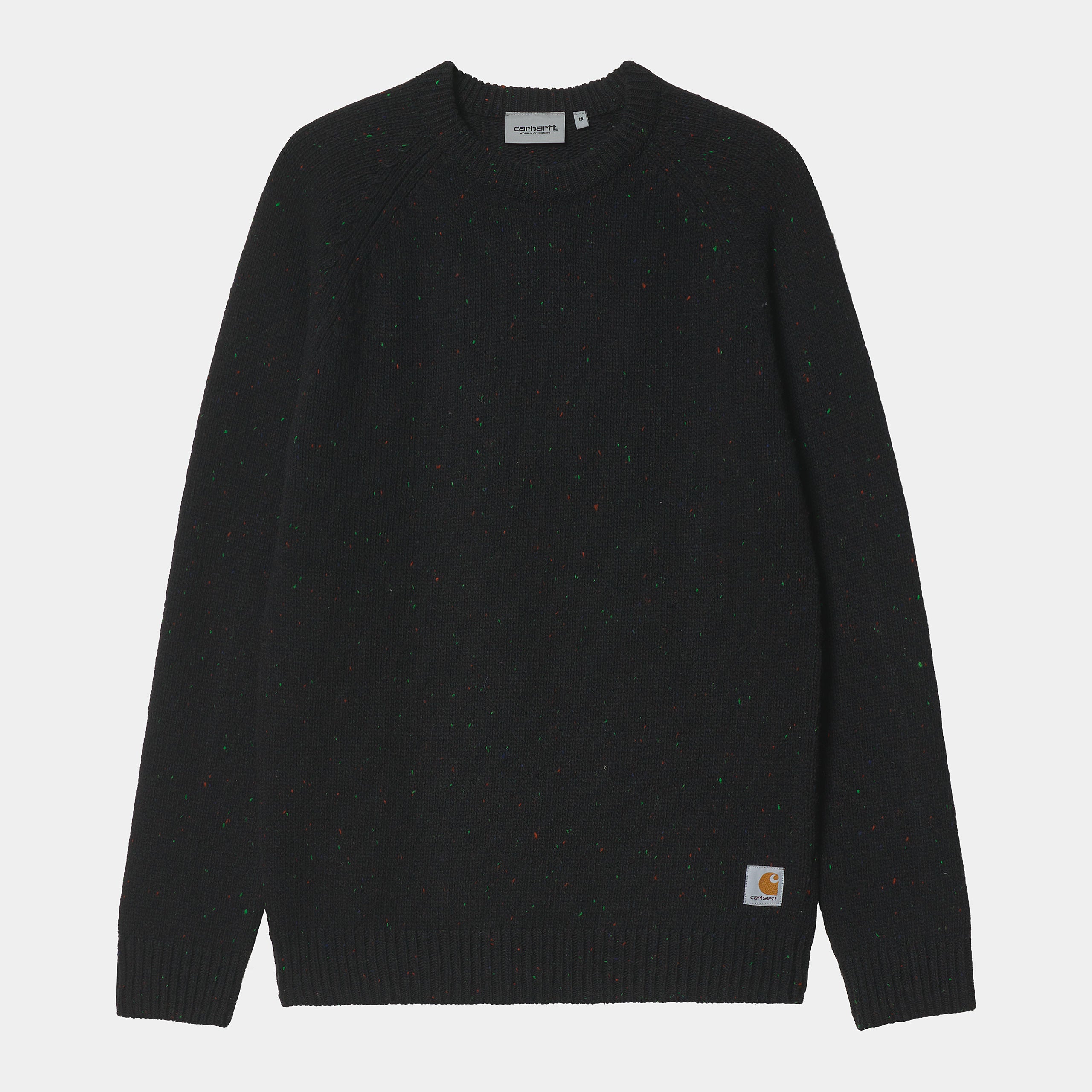 „Meliert gestrickter Carhartt WIP Anglistic Sweater für Herren aus schwerem Wollmix mit Square Label am Saum bei Stickabush Berlin.“