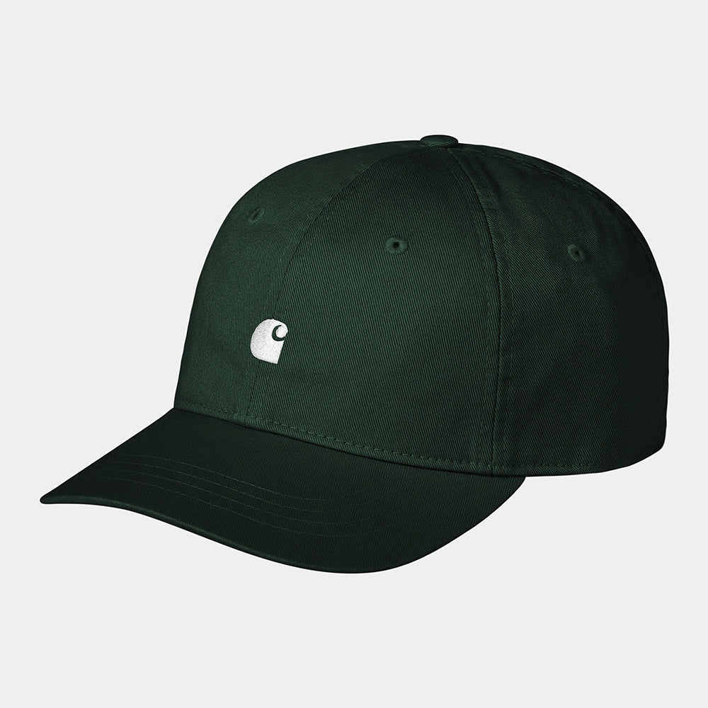 "Die Carhartt Work in Progress Madison Logo Cap in Conifer/White besticht durch ihre dunkelgrüne Farbe, die geschwungene Krempe und die dezente weiße Stickerei. Vor einem schlichten weißen Hintergrund bietet sie die perfekte Mischung aus Stil und Schlichtheit für einen ultimativen Streetwear-Look."