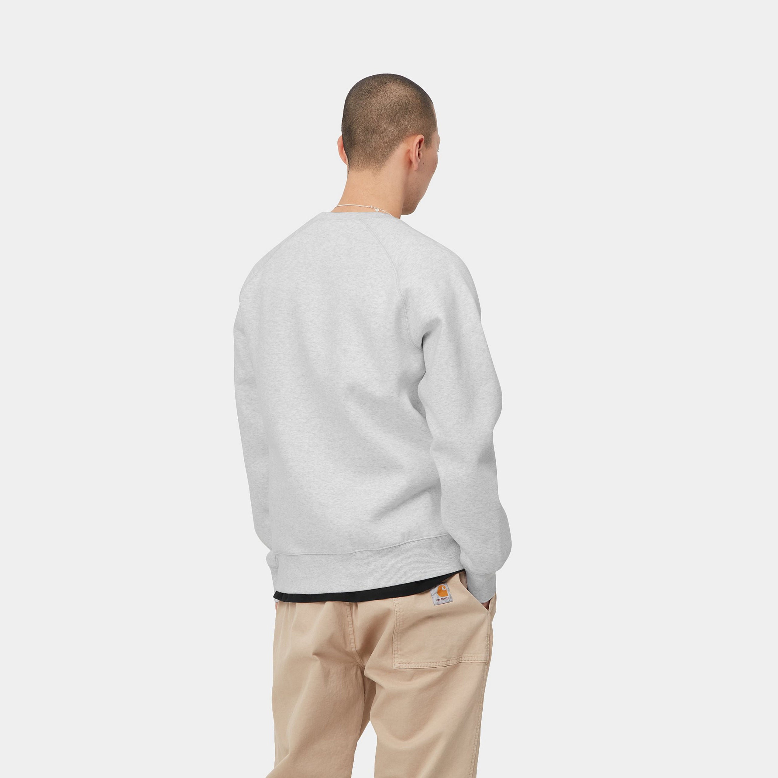 carhartt pullover chase sweatshirt hellgrau  stab ash heather  pullover kaufen  sweatshirt kaufen  carhartt streetwear shop  carhartt shop berlin  carhartt wip
