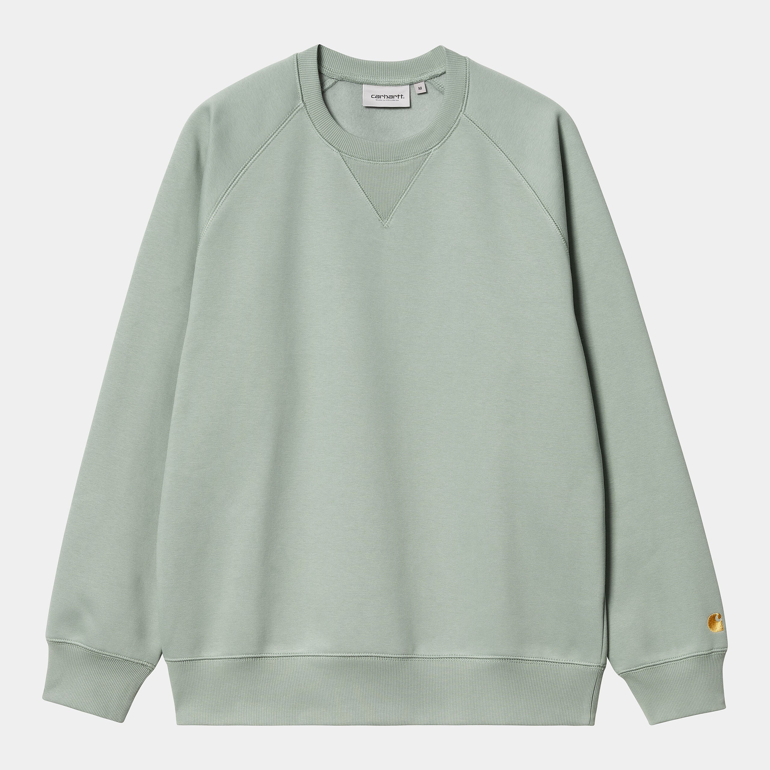 "Carhartt Chase Sweatshirt in Glassy Teal/Gold, Baumwollmischung, Raglanärmel, goldene Logo-Stickerei."