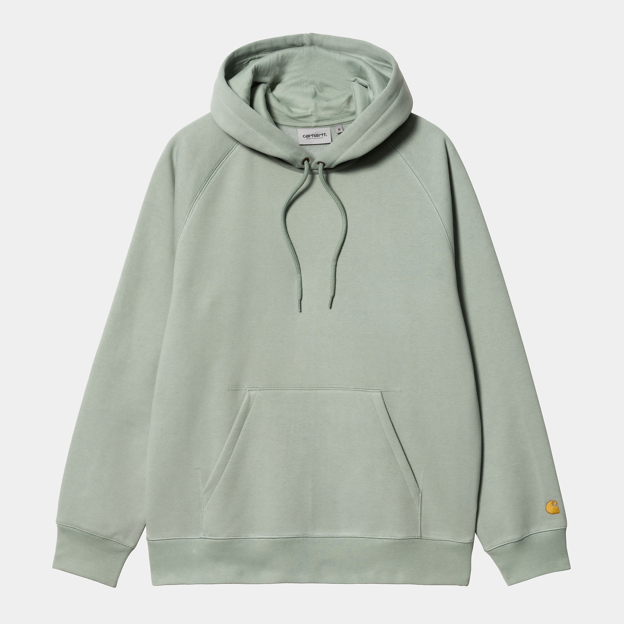 "Carhartt Hooded Chase Sweatshirt in Glassy Teal/Gold, carhartt hoodie aus einer Baumwollmischung, Raglanärmel, goldene Logo-Stickerei."