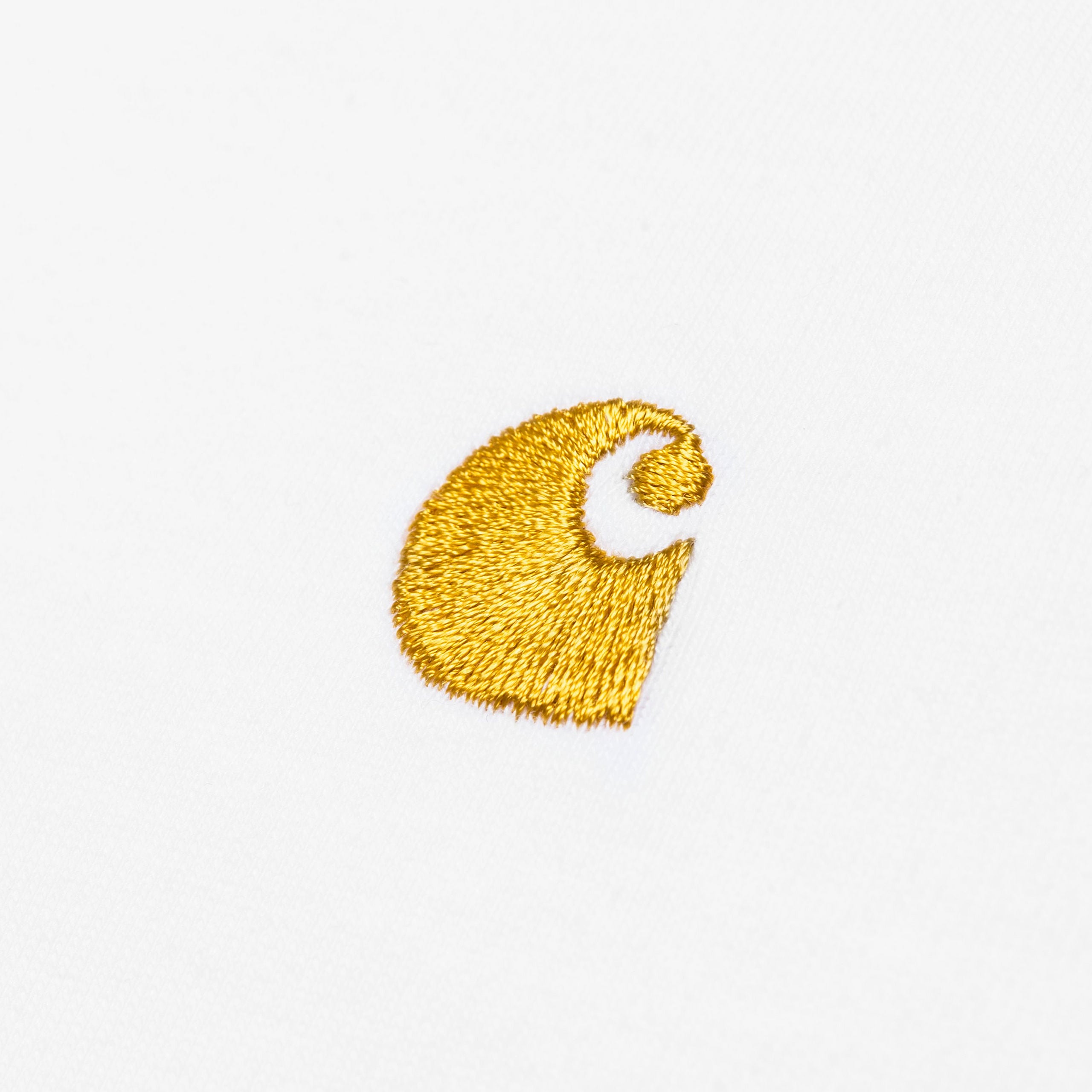 Carhartt WIP S/S Chase T-Shirt: White / Gold - STAB T Shirt, günstig t shirt kaufen, Streetwear in Berlin, Sneaker Shop, Schuhe.