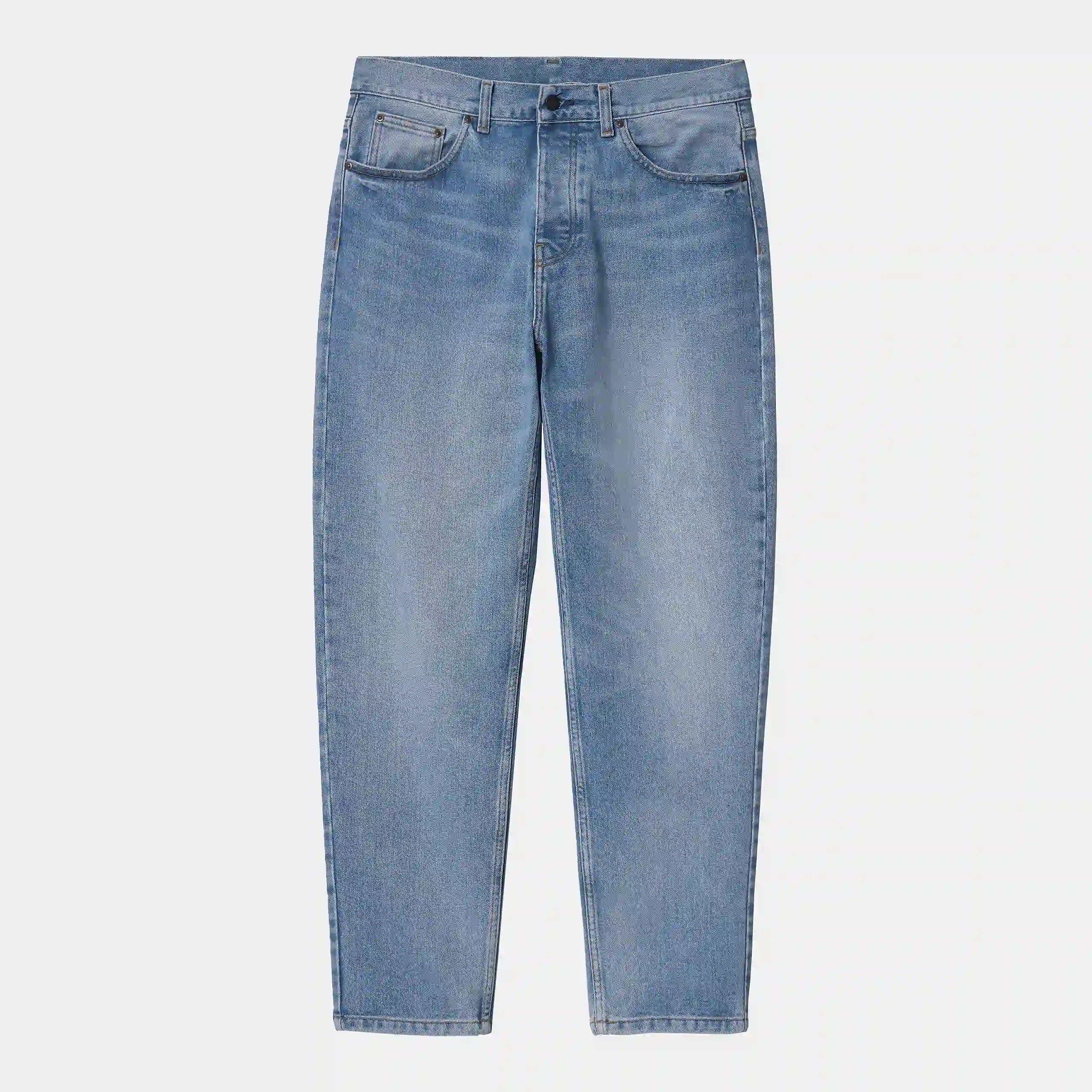 “Carhartt WIP Newel Pant in Blue (light used wash) – Relaxed Tapered Fit Jeans aus 13,5 oz Maitland-Denim bei Stickabush Berlin.“
