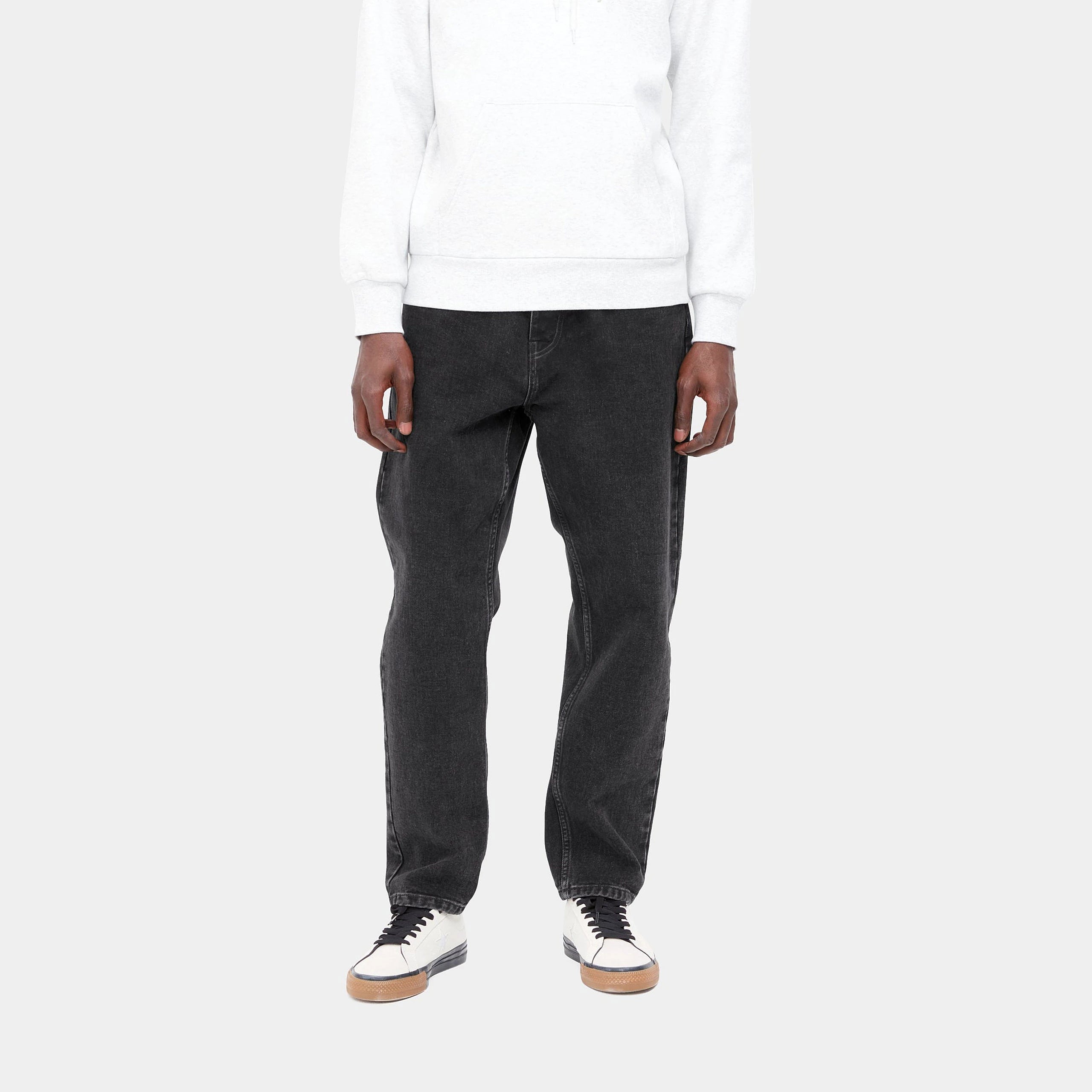 "Carhartt Newel Pant in Black (Stone Washed), Baumwolle, lockere Passform, klassische Jeanshose mit leichtem Used-Look, erhältlich bei Stickabush Berlin."
