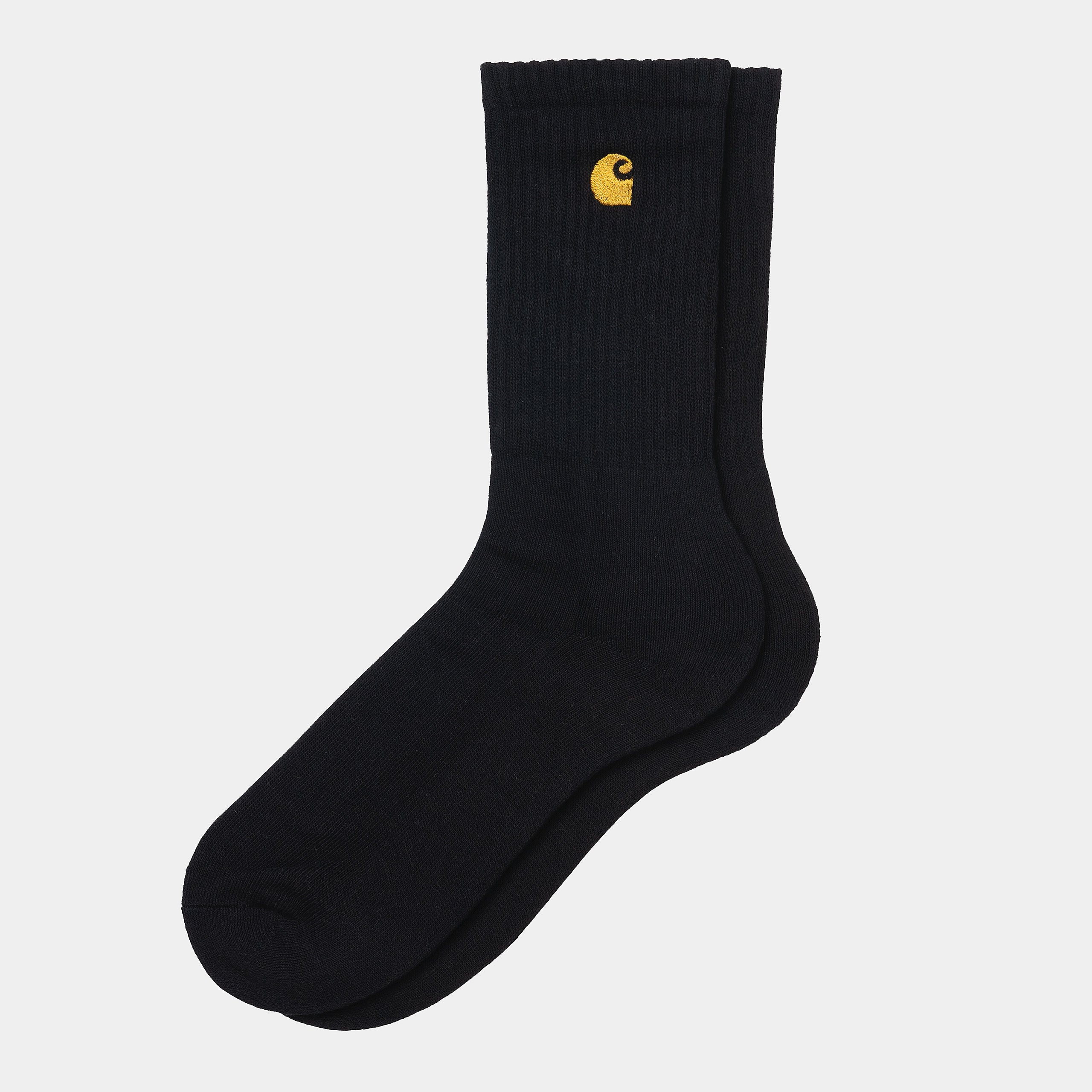 „Schwarze Carhartt WIP Chase Socks (I029421) mit goldener Logo-Stickerei am Knöchel – hochwertige Baumwollmix-Socken erhältlich bei Stickabush Berlin.“