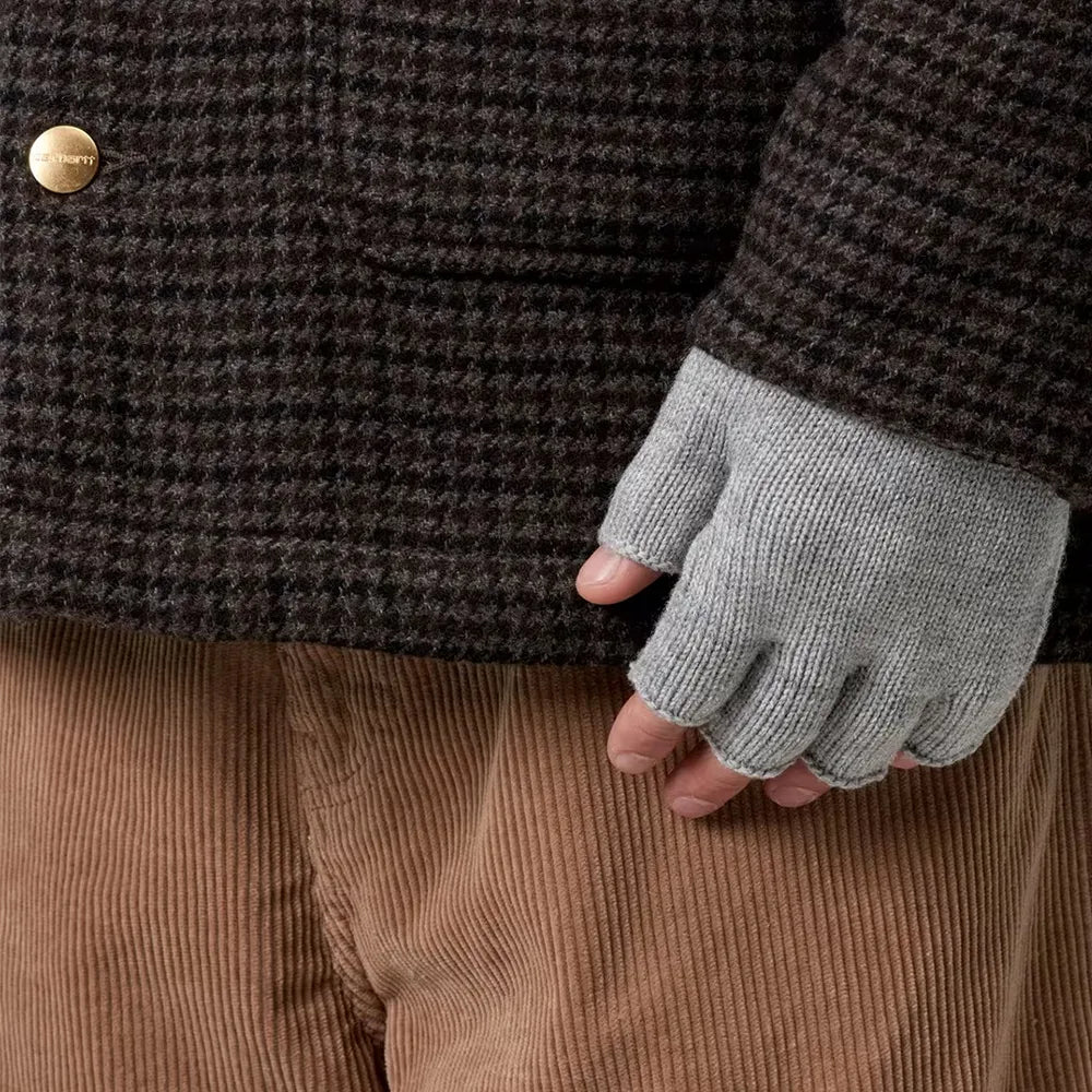 “Graue Carhartt WIP Mitten Gloves aus Fleece ohne Fingerabdeckung und Logo-Patch an den Handschuhen.“