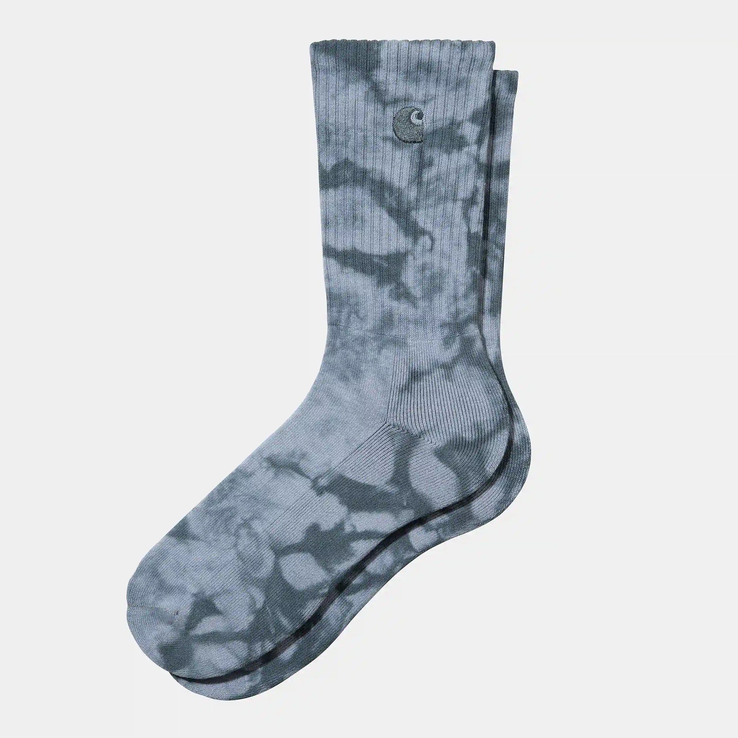 “Blau melierte ("Mirror“) Carhartt WIP Vista Socken mit dunkelgrauen („Ore“) Details. Knöchelhohe Socken aus Baumwollmischung, gerippter Schaft, verstärkte Ferse und Zehen, kleines, gewebtes Logo-Etikett. Bequeme Alltagssocken.“