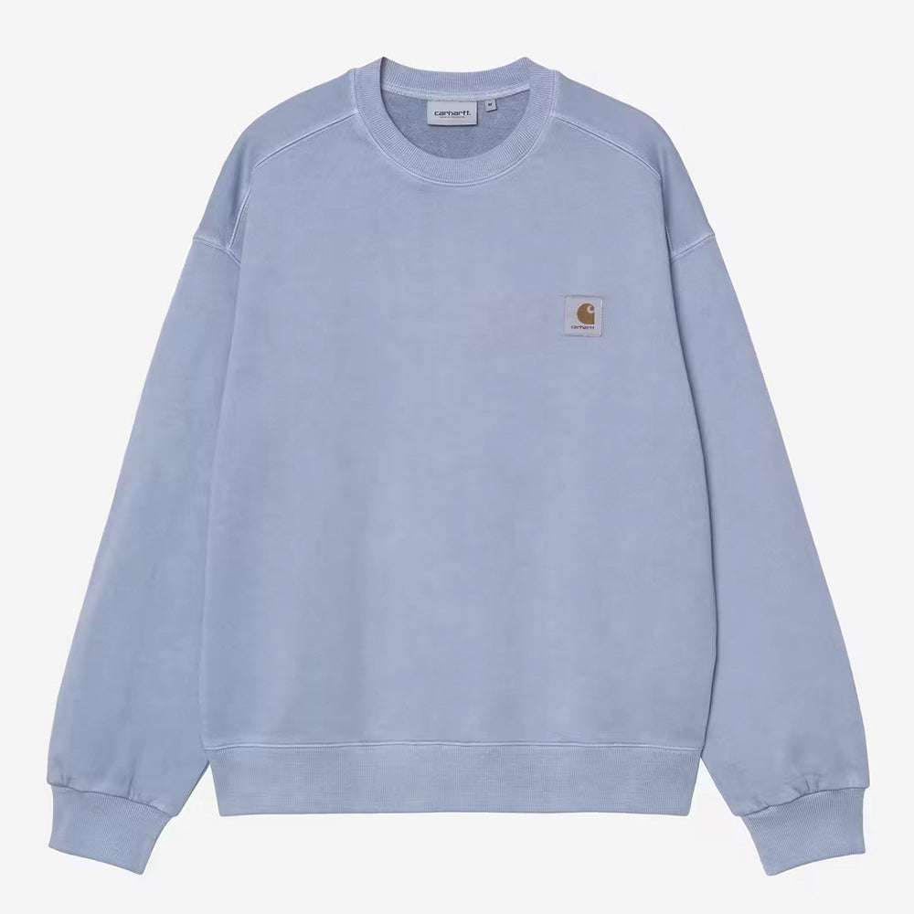 “Carhartt WIP Nelson Crewneck in Gentle Blue – Boxy Fit Sweatshirt mit Vintage-Pigmentfärbung bei Stickabush Berlin.“