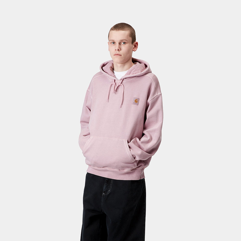"Carhartt Nelson Hoodie in Hortensia, Baumwolle, Kapuze, 'garment dyed' für einzigartige Farbgebung bei Stickabush Berlin.“