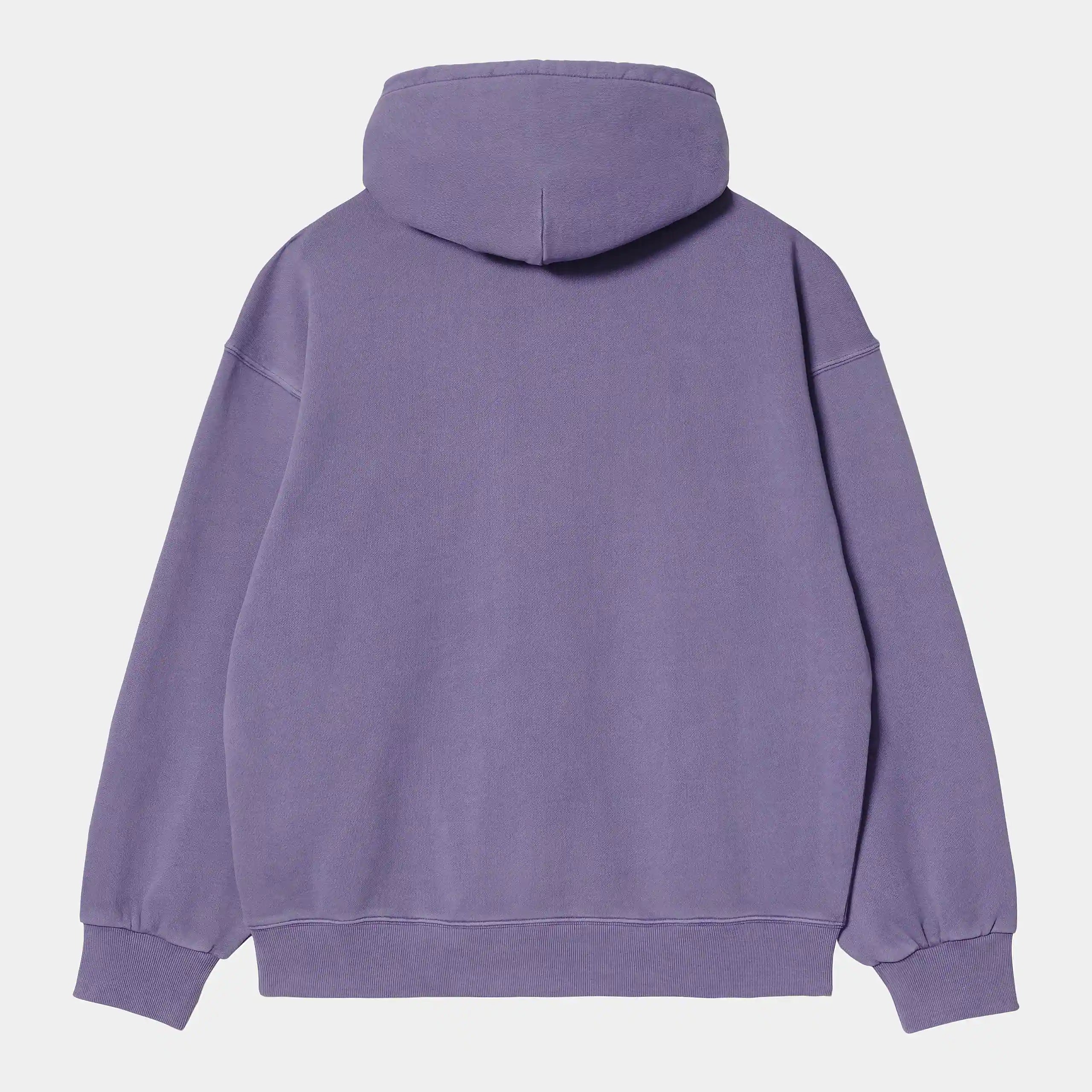 Carhartt WIP Hooded Nelson Sweat – Arrenga (garment dyed). Lila farbener Hoodie aus schwerem Baumwoll-Sweatstoff, mit weitem Schnitt, Kapuze und Carhartt WIP Square Label.