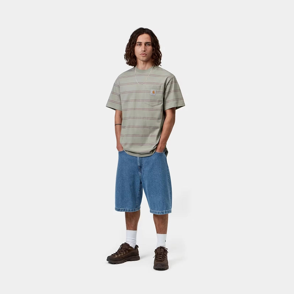 „Carhartt WIP Landon Short für Herren in Blue Heavy Stone Wash – blau verwaschene Jeans-Shorts im Loose Fit aus schwerem Denim mit dem ikonischen Square-Label bei Stickabush Berlin.“