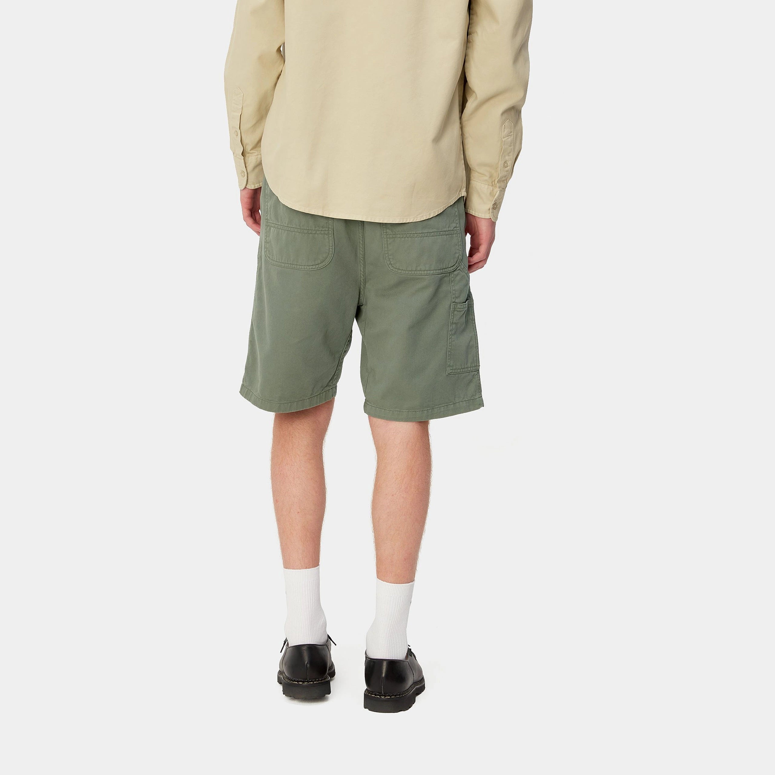 „Carhartt WIP Flint Short Park (Dunkelgrün) – Garment Dyed Baumwoll-Shorts mit elastischem Bund & Kordelzug bei Stickabush Berlin.“