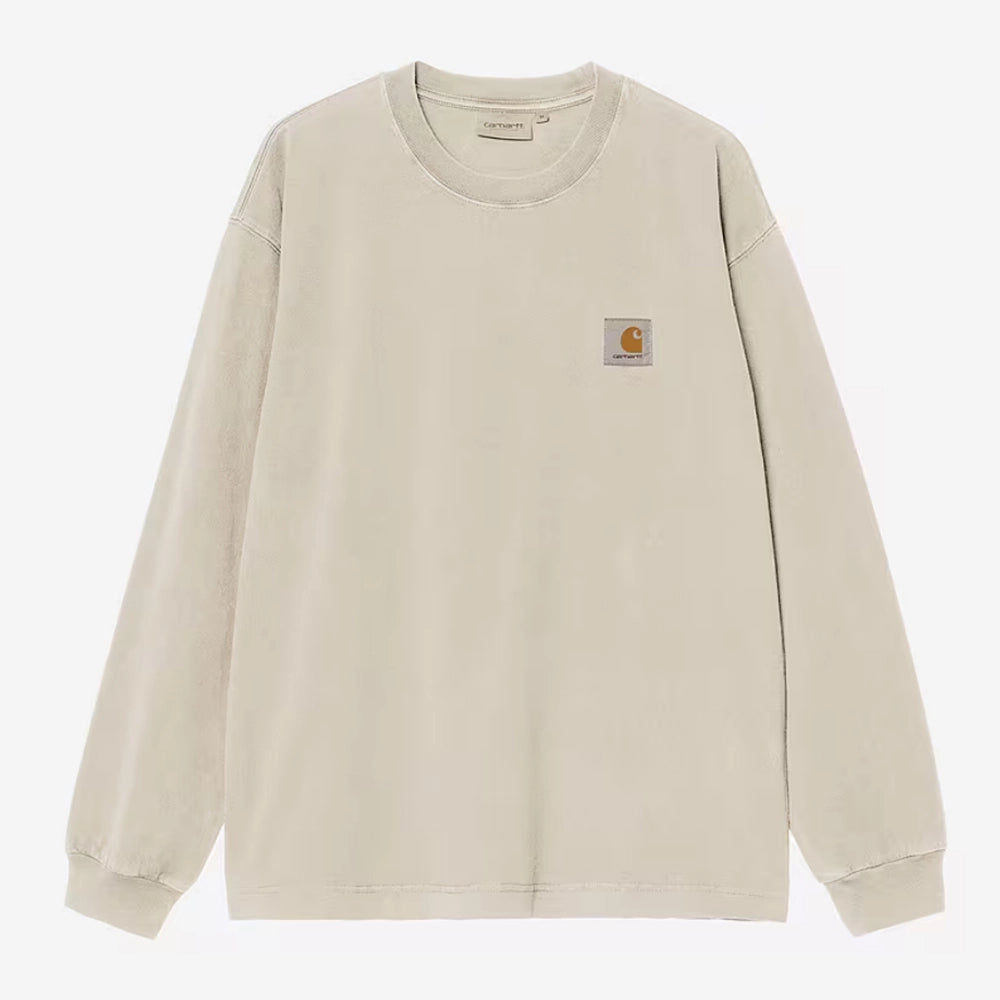 “Carhartt WIP Vista Longsleeve in Beige. Lockeres Shirt aus Baumwolljersey, mit kleinem Logo-Stick auf der Brust.“