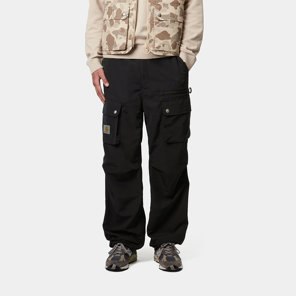 Die Carhartt Hose Irwin Pant in Schwarz I034503_89_XX: Eine Cargo Hose Herren im Streetwear-Stil mit elastischem Bund und mehreren Taschen, darunter große Seitenklappen. 